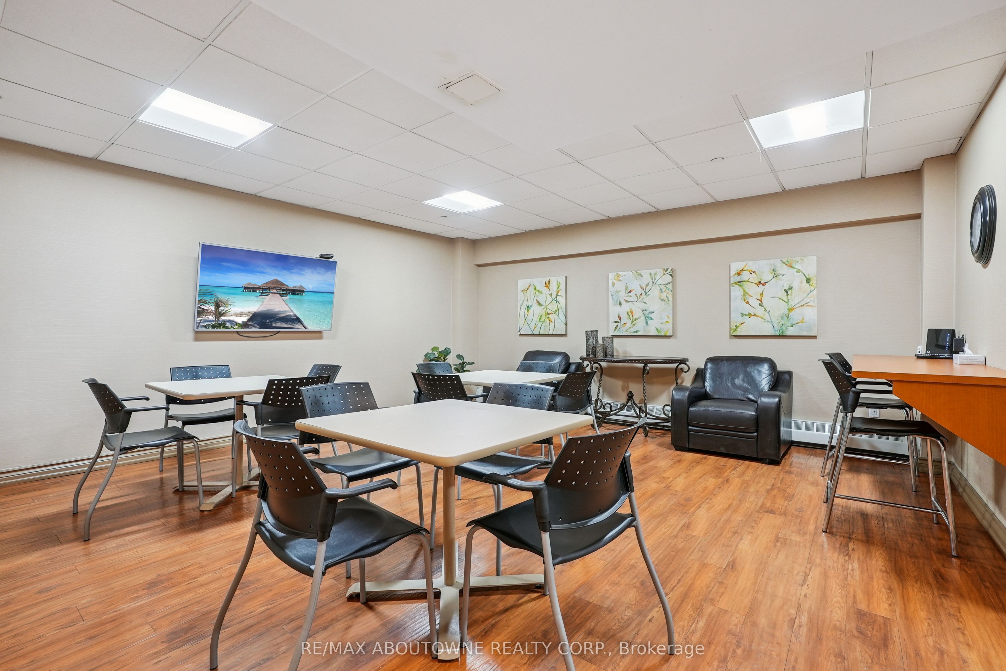 02 – 111 Market Street, Hamilton ‣ X13786412 02 – 111 Market Street, Hamilton ‣ X13786412