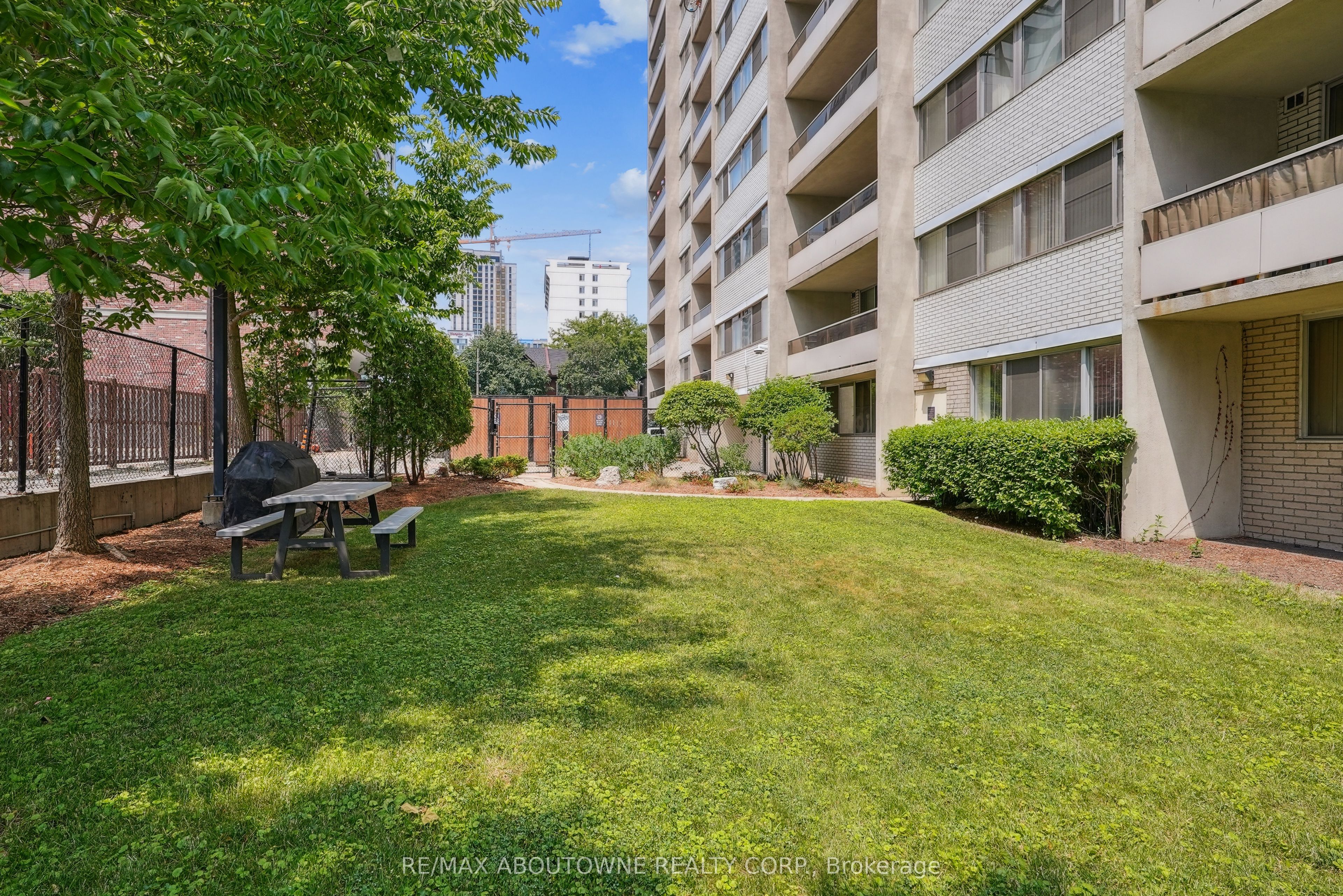 02 – 111 Market Street, Hamilton ‣ X13786412 02 – 111 Market Street, Hamilton ‣ X13786412