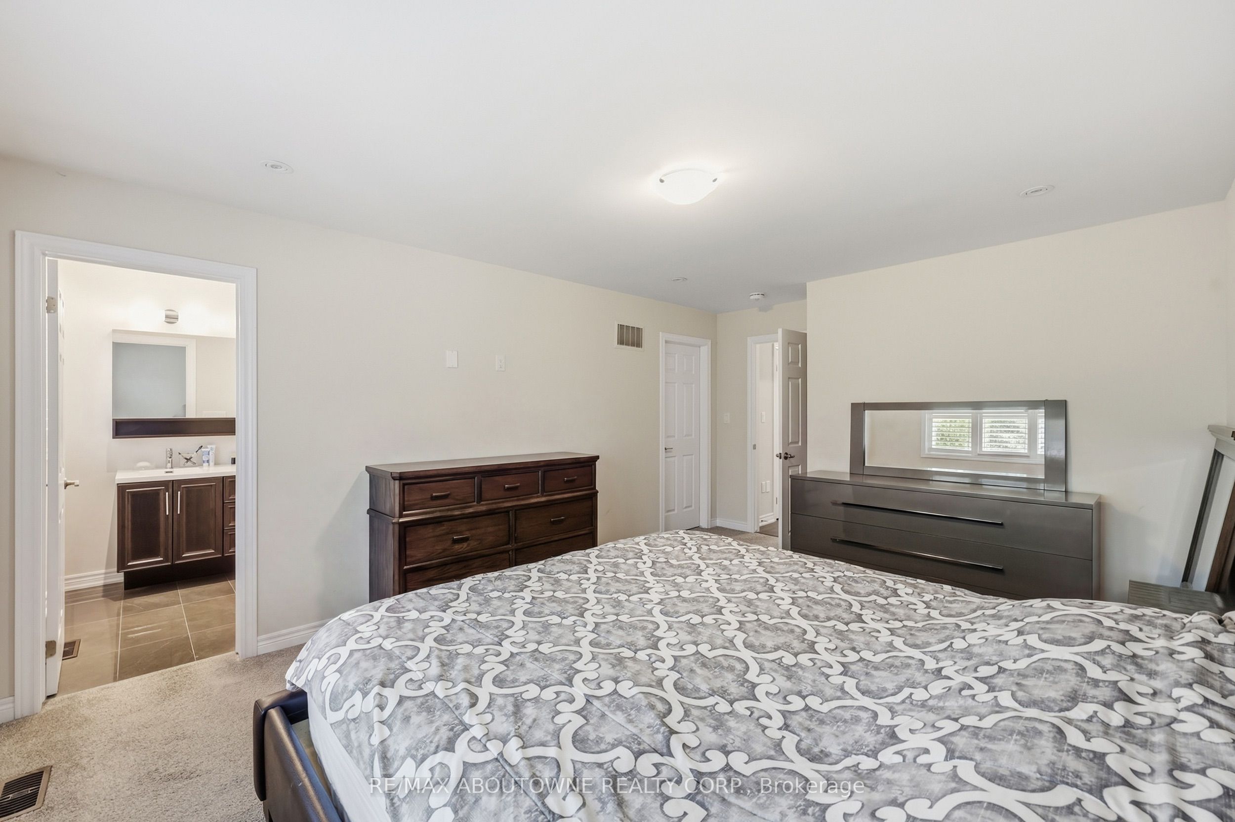 44 – 288 Glover Road, Hamilton ‣ X13788180 44 – 288 Glover Road, Hamilton ‣ X13788180