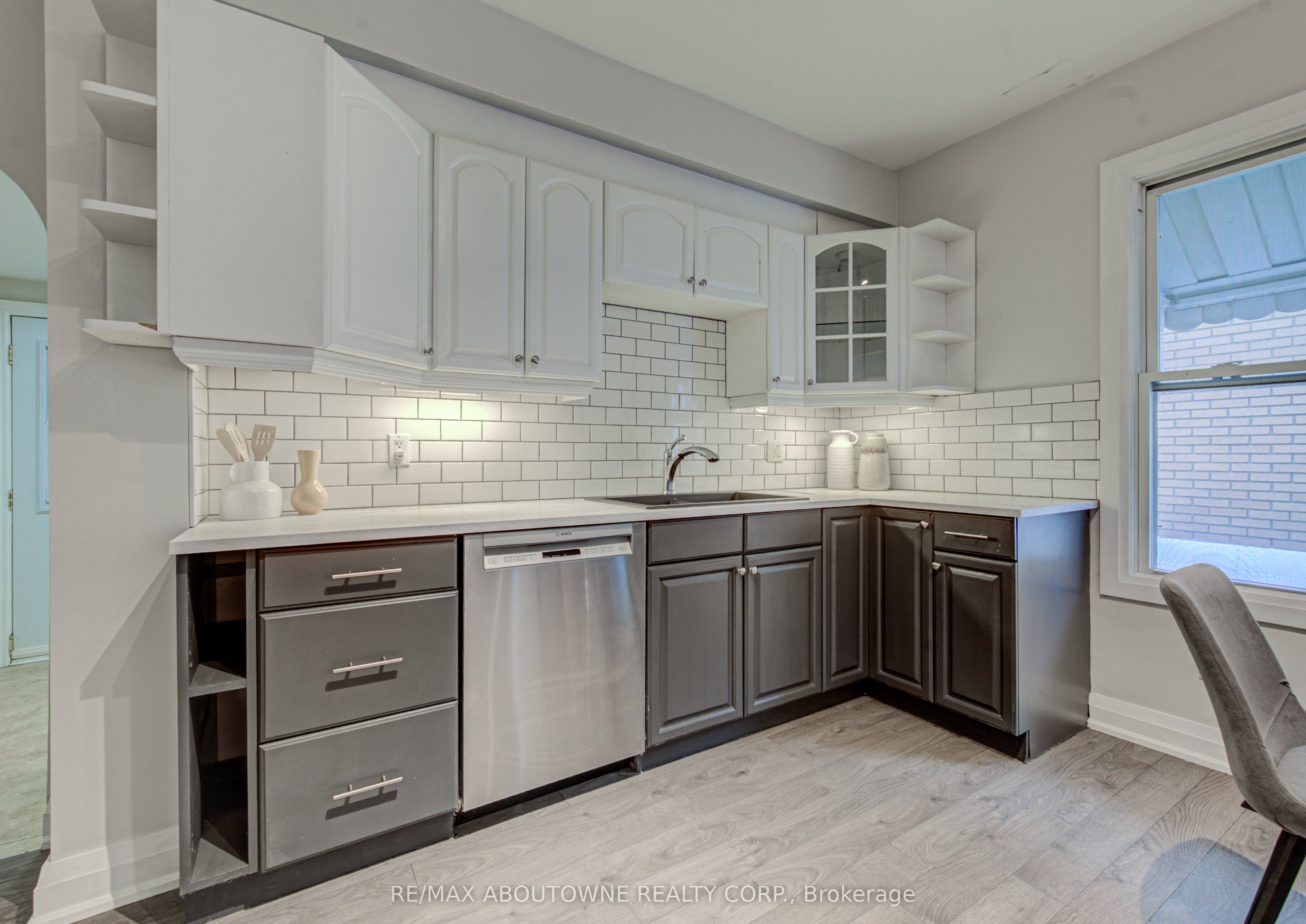 227 East 23rd Street, Hamilton ‣ X13819610 227 East 23rd Street, Hamilton ‣ X13819610