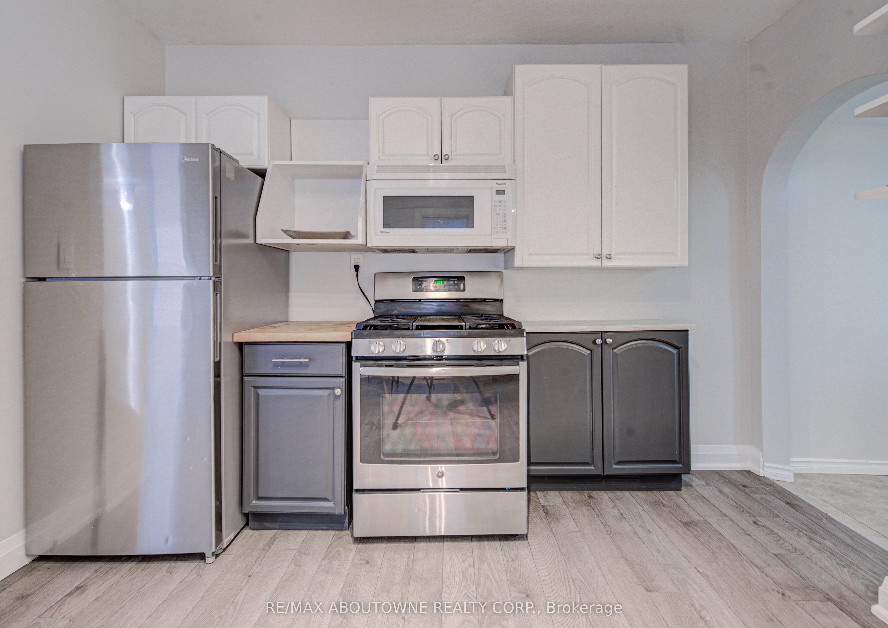 227 East 23rd Street, Hamilton ‣ X13819610 227 East 23rd Street, Hamilton ‣ X13819610