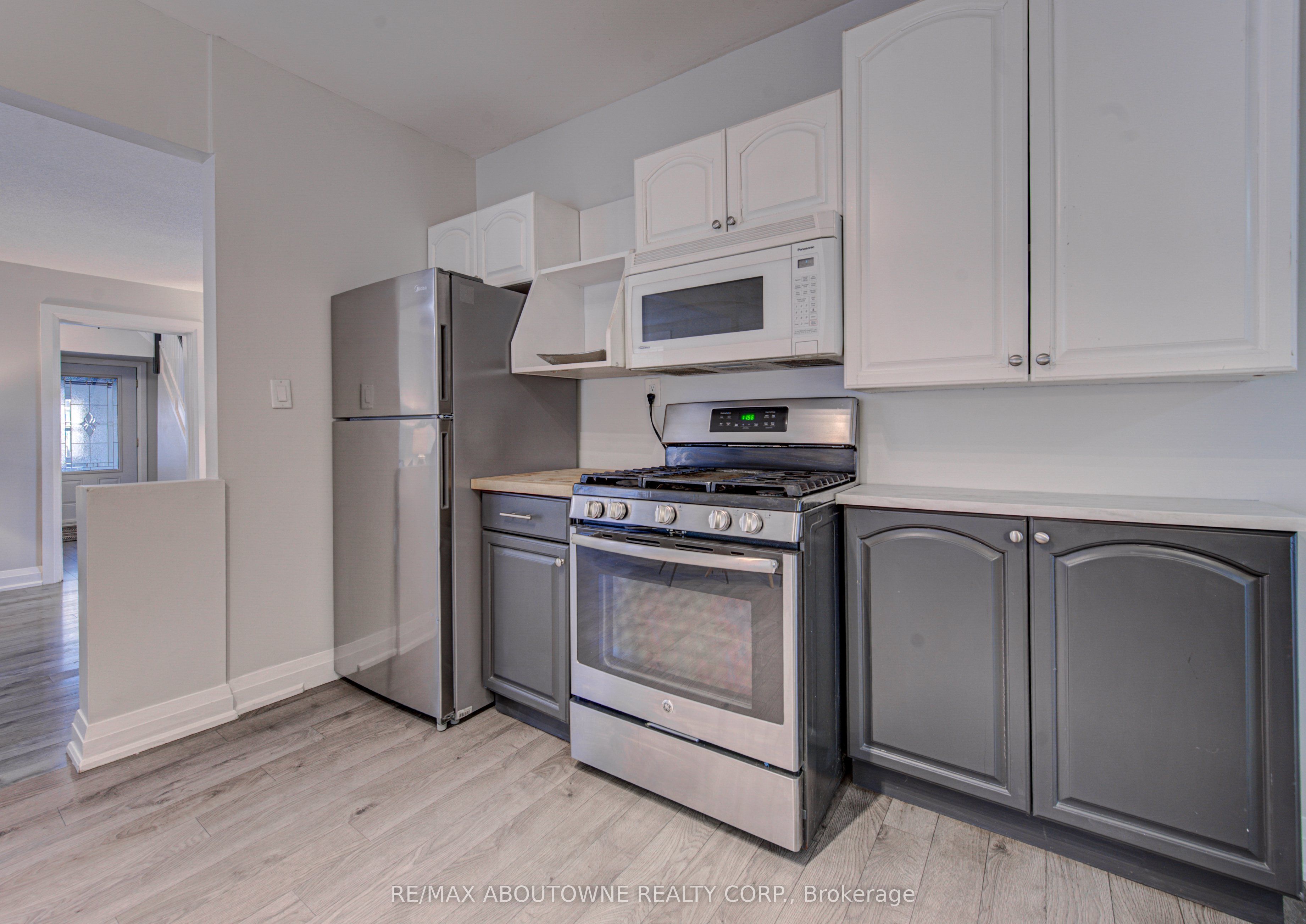 227 East 23rd Street, Hamilton ‣ X13819610 227 East 23rd Street, Hamilton ‣ X13819610