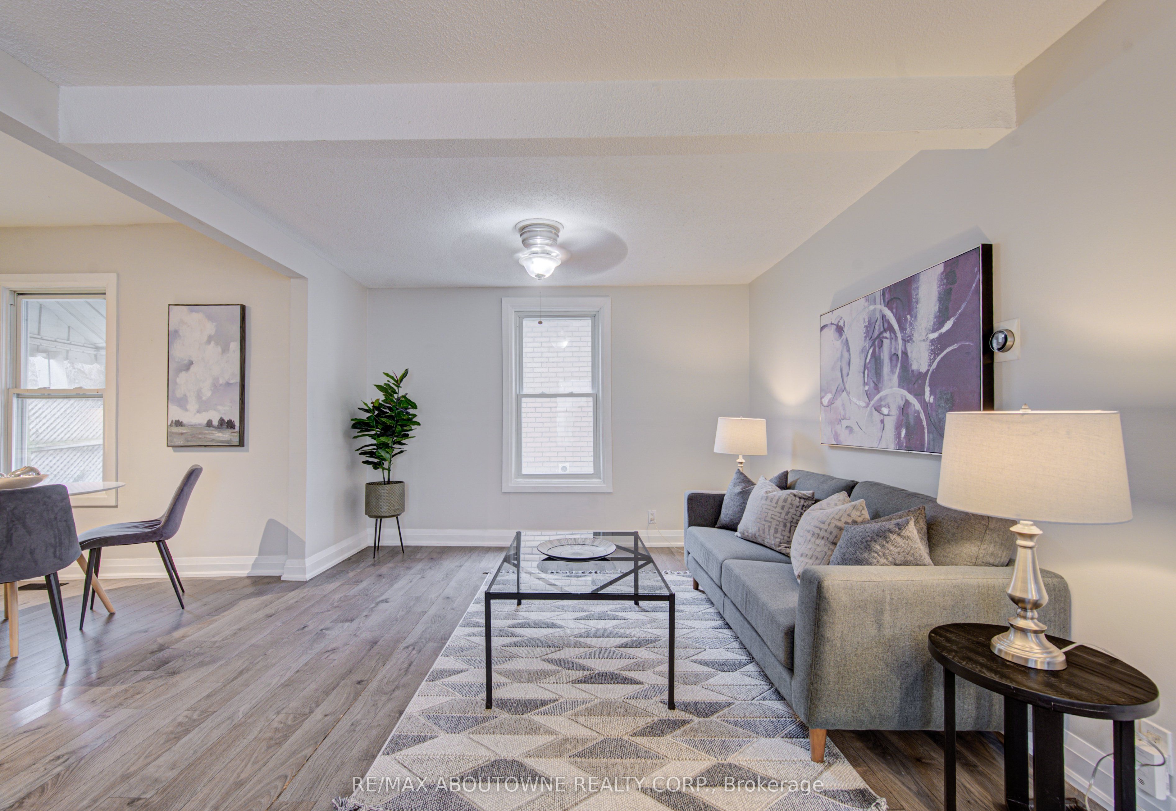 227 East 23rd Street, Hamilton ‣ X13819610 227 East 23rd Street, Hamilton ‣ X13819610