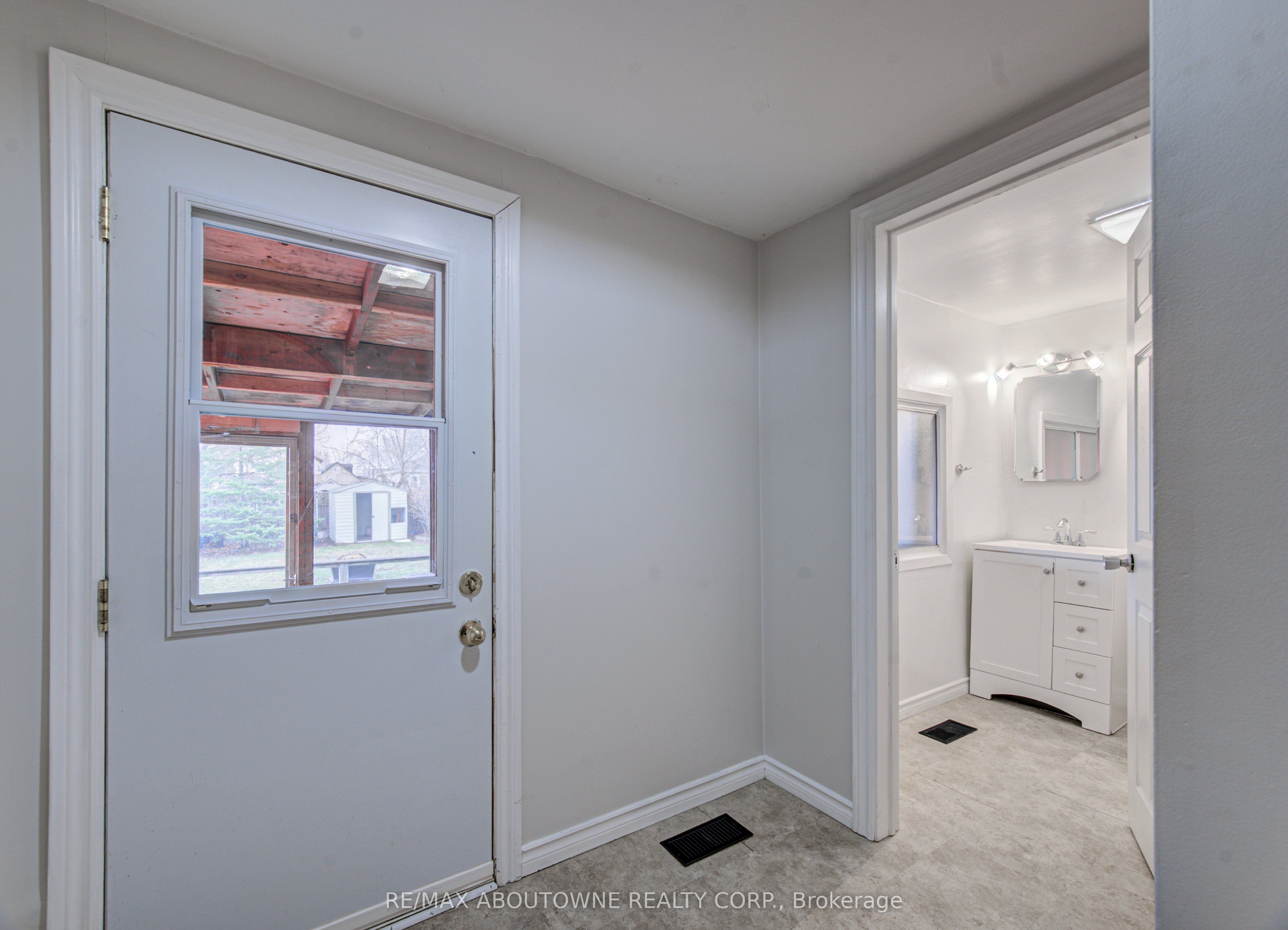 227 East 23rd Street, Hamilton ‣ X13819610 227 East 23rd Street, Hamilton ‣ X13819610