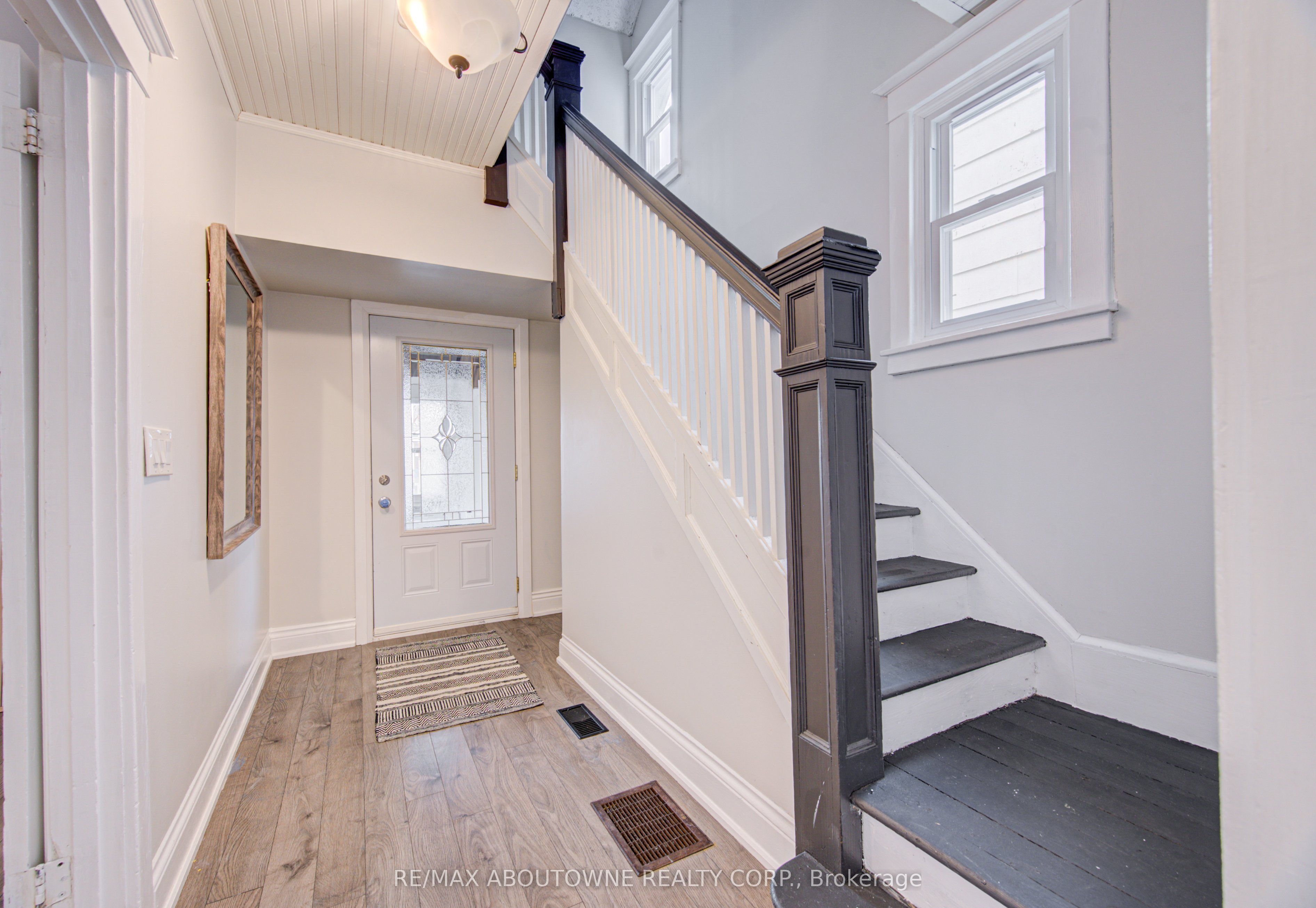 227 East 23rd Street, Hamilton ‣ X13819610 227 East 23rd Street, Hamilton ‣ X13819610