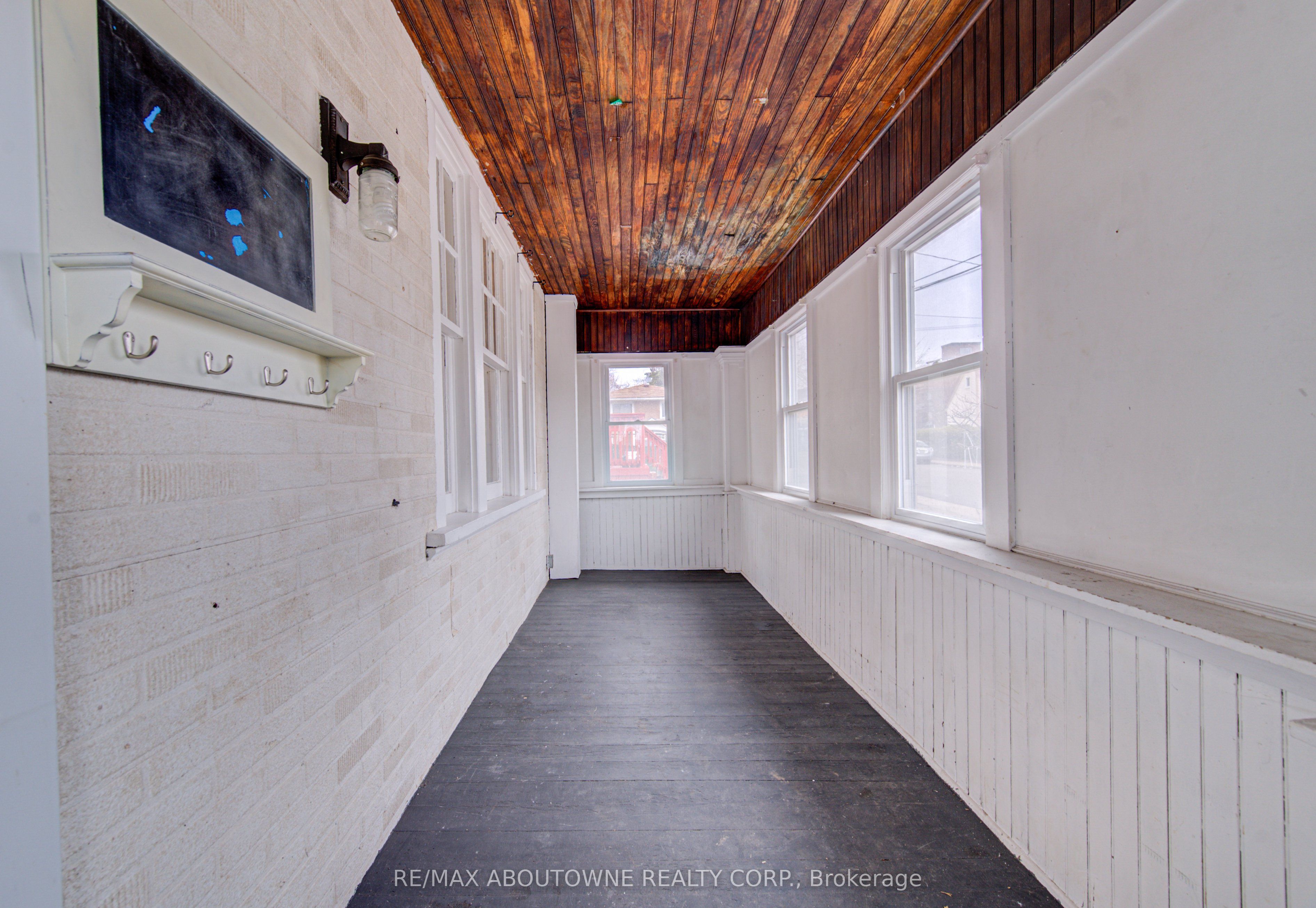 227 East 23rd Street, Hamilton ‣ X13819610 227 East 23rd Street, Hamilton ‣ X13819610
