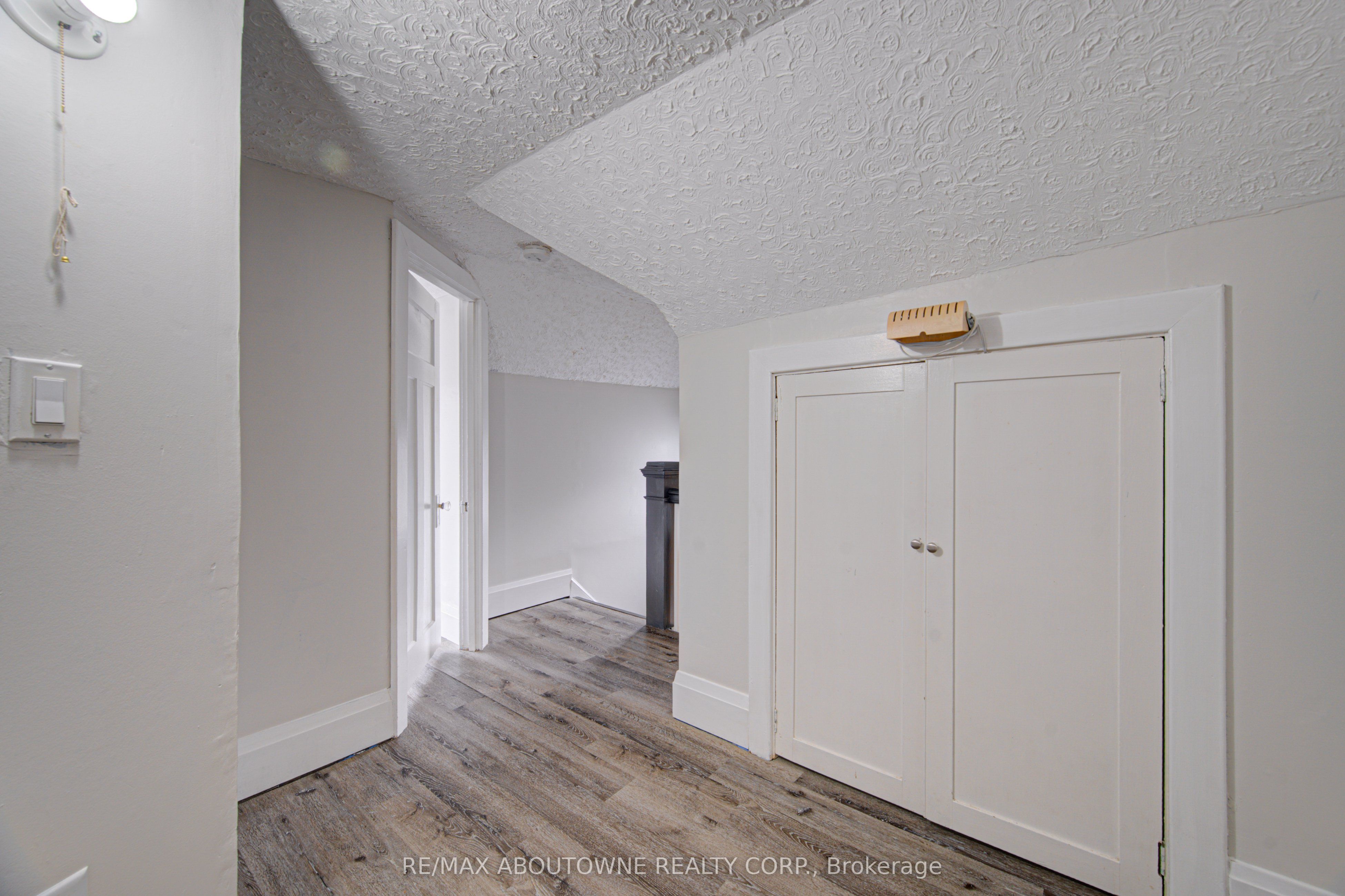 227 East 23rd Street, Hamilton ‣ X13819610 227 East 23rd Street, Hamilton ‣ X13819610