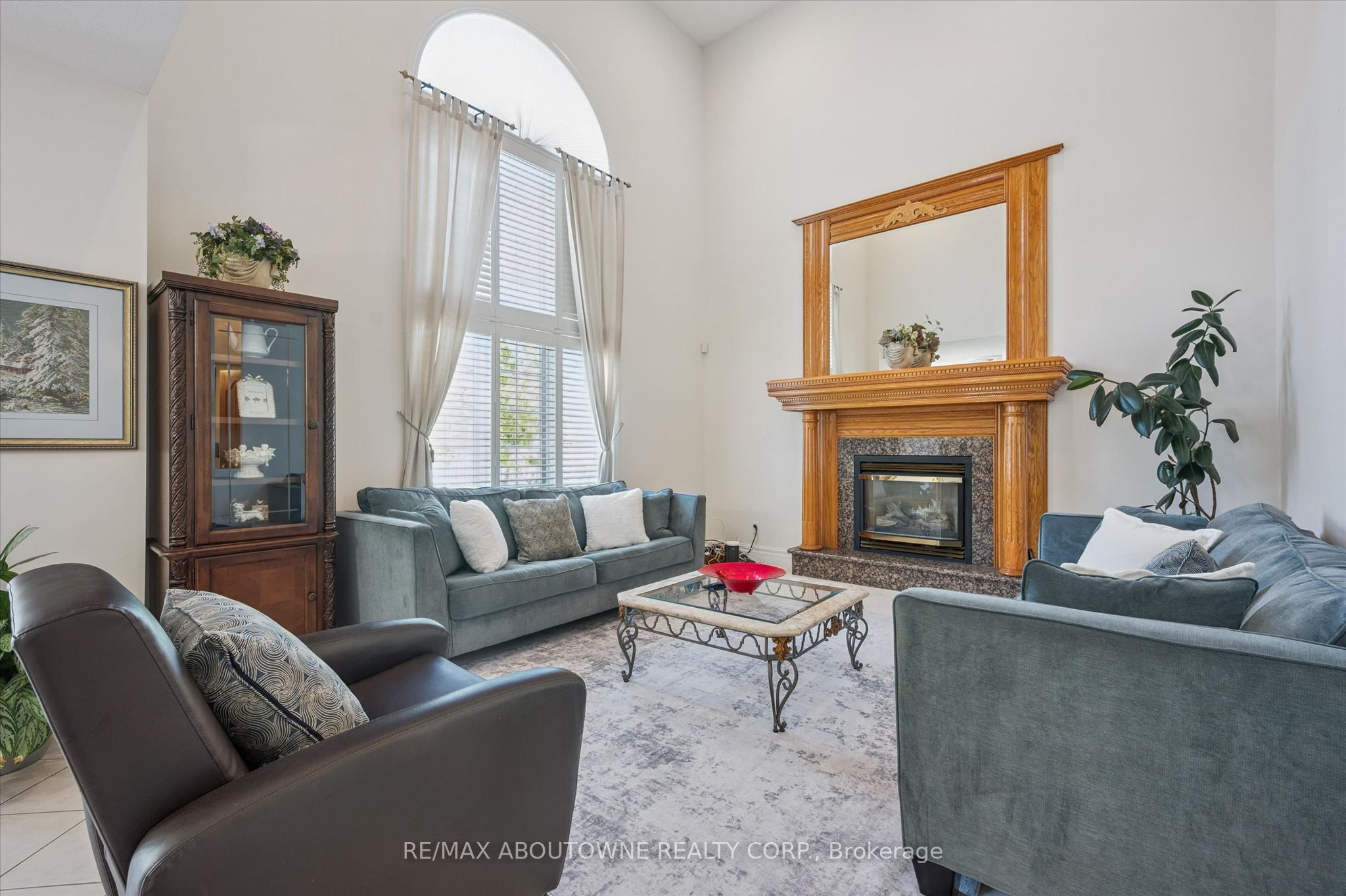 6 Fourseasons Drive, Hamilton ‣ X13832394 6 Fourseasons Drive, Hamilton ‣ X13832394