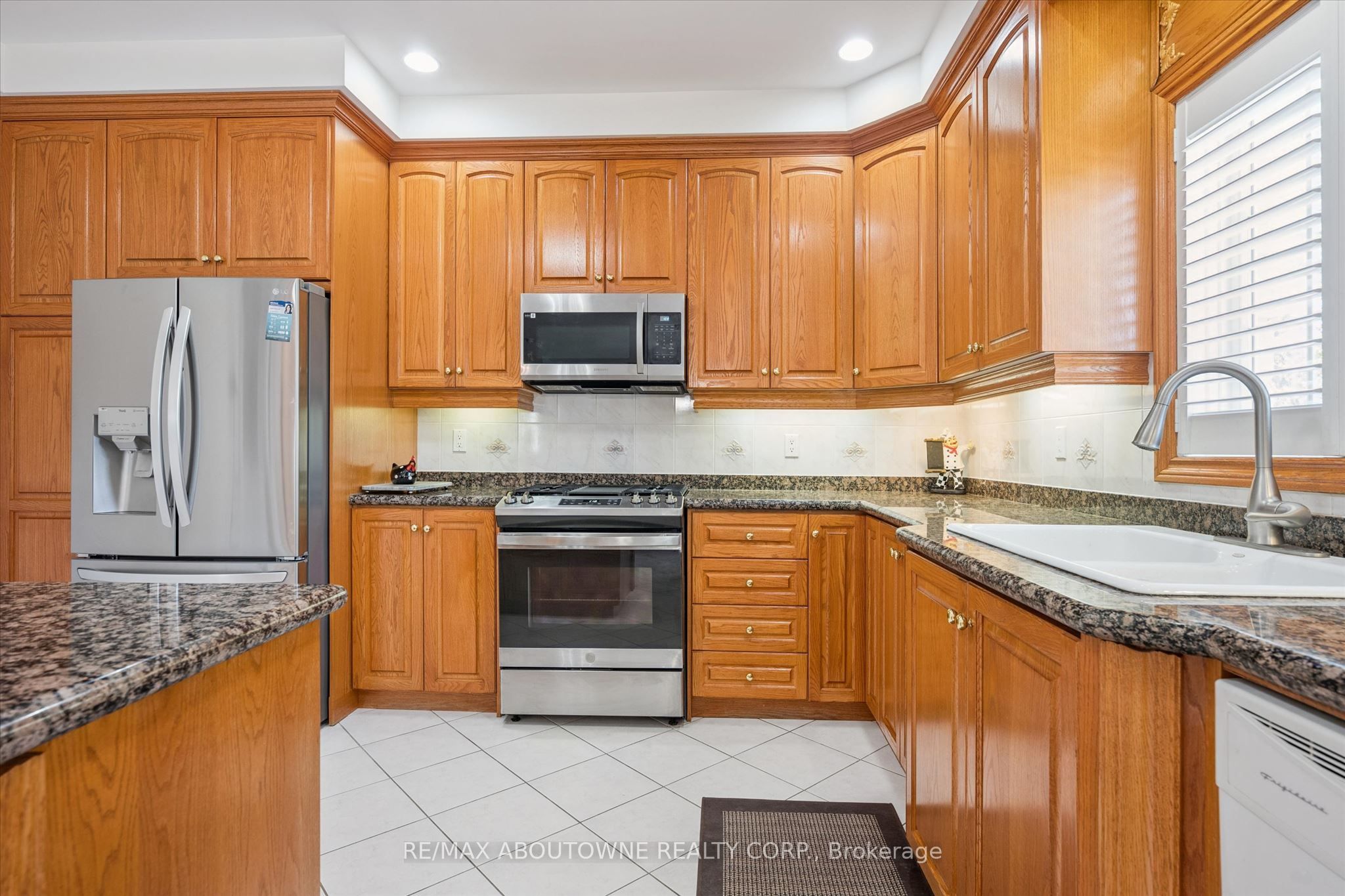 6 Fourseasons Drive, Hamilton ‣ X13832394 6 Fourseasons Drive, Hamilton ‣ X13832394