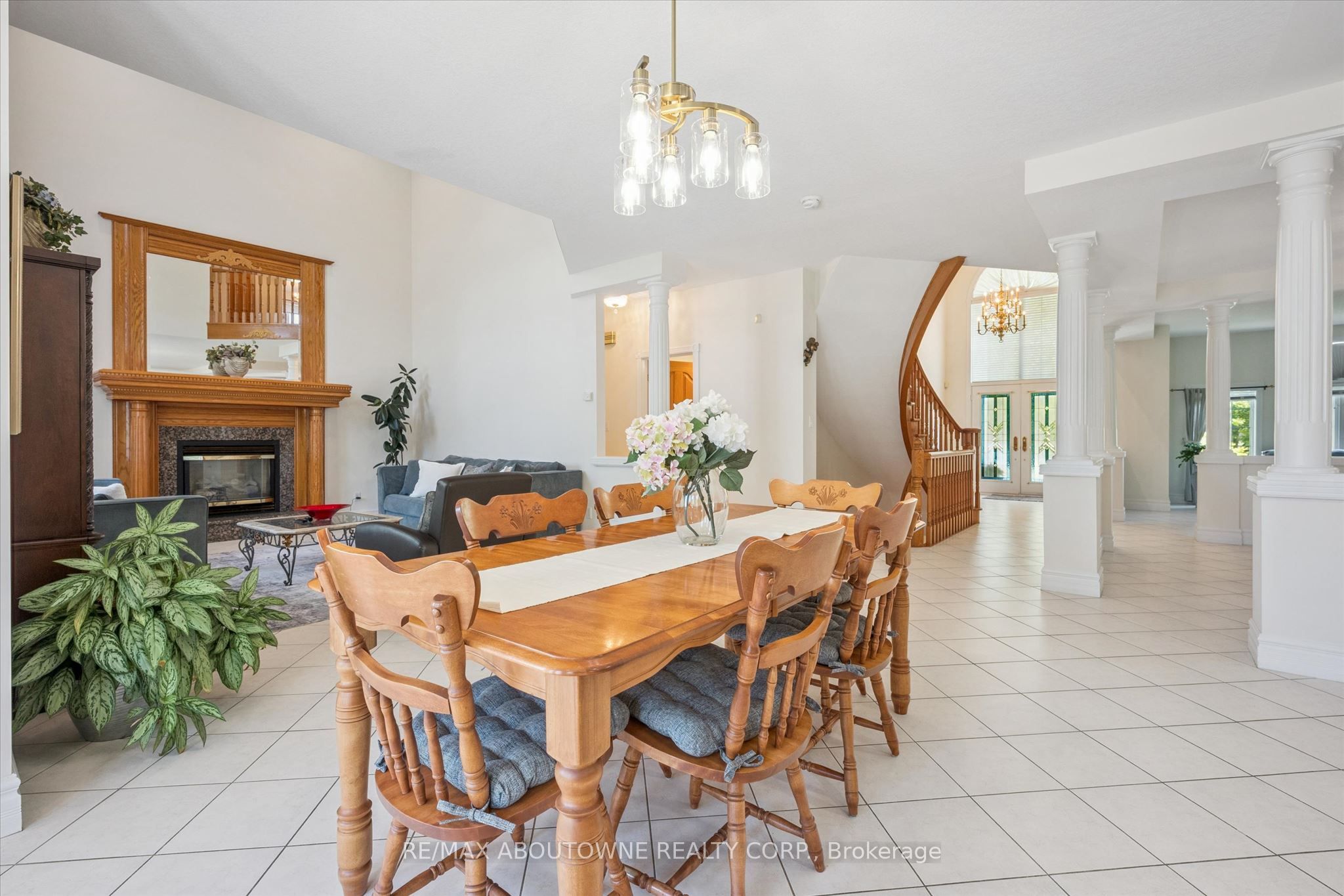 6 Fourseasons Drive, Hamilton ‣ X13832394 6 Fourseasons Drive, Hamilton ‣ X13832394