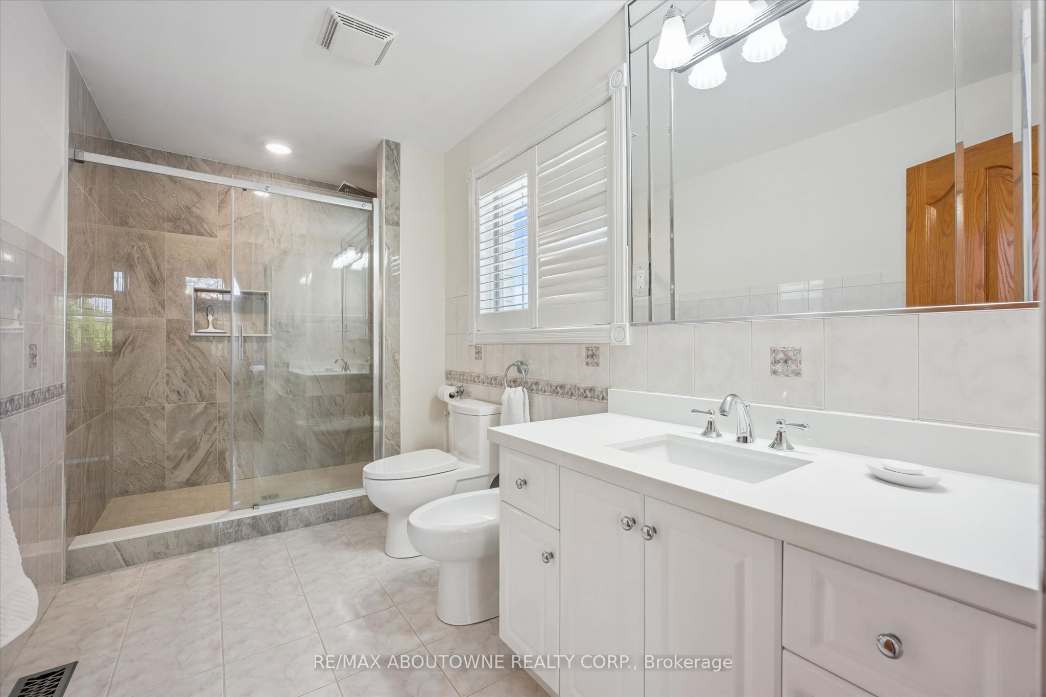 6 Fourseasons Drive, Hamilton ‣ X13832394 6 Fourseasons Drive, Hamilton ‣ X13832394