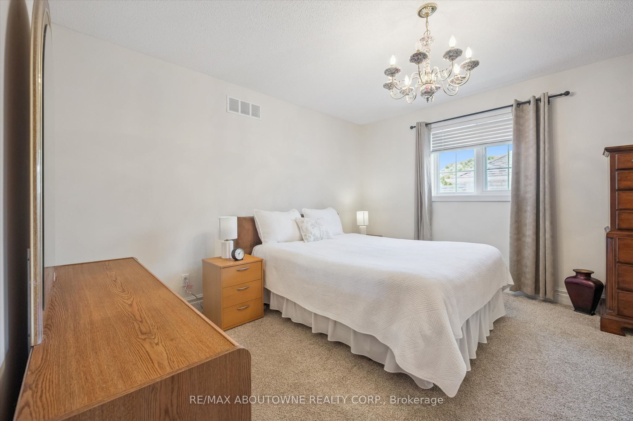 6 Fourseasons Drive, Hamilton ‣ X13832394 6 Fourseasons Drive, Hamilton ‣ X13832394