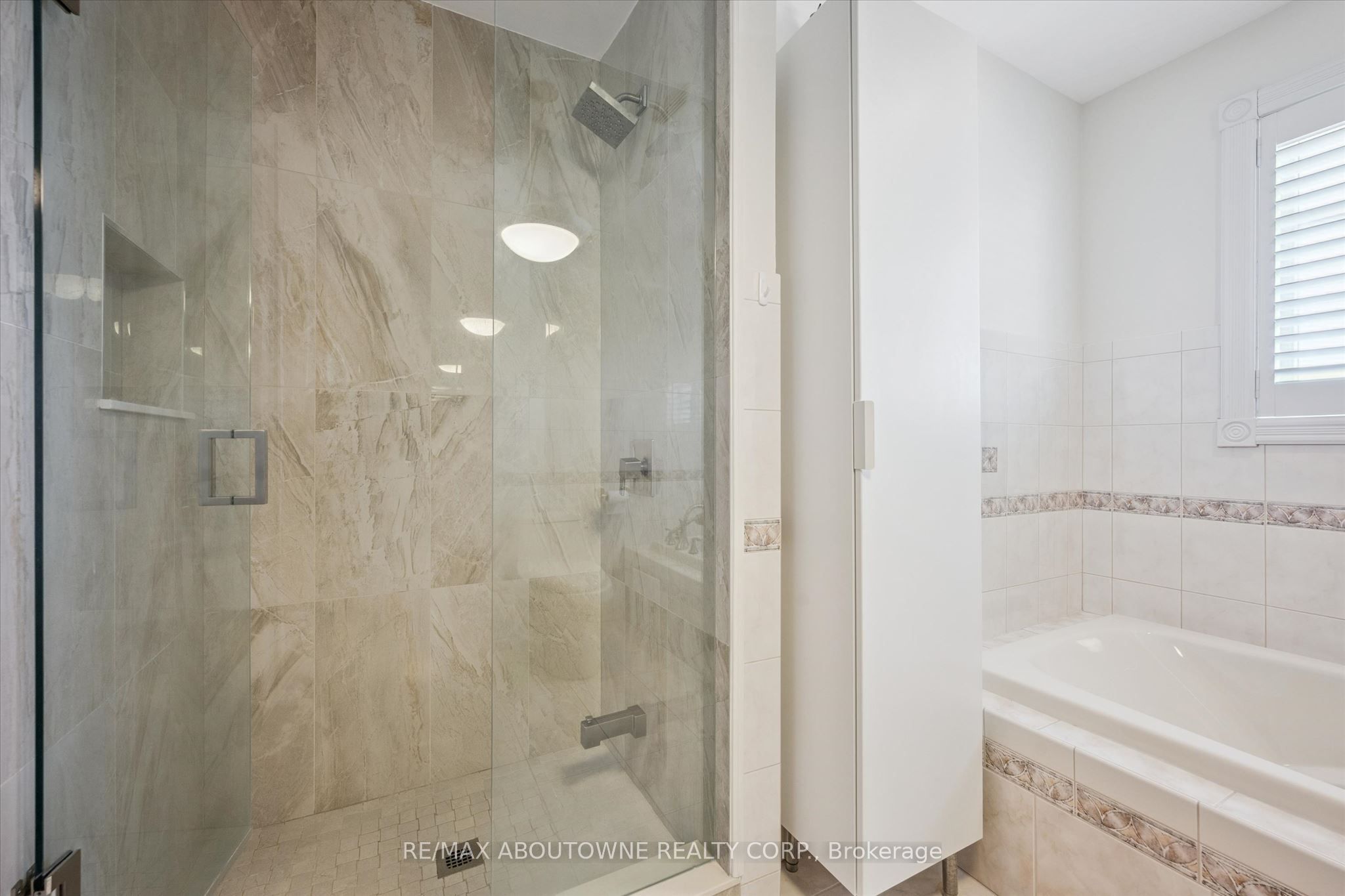 6 Fourseasons Drive, Hamilton ‣ X13832394 6 Fourseasons Drive, Hamilton ‣ X13832394