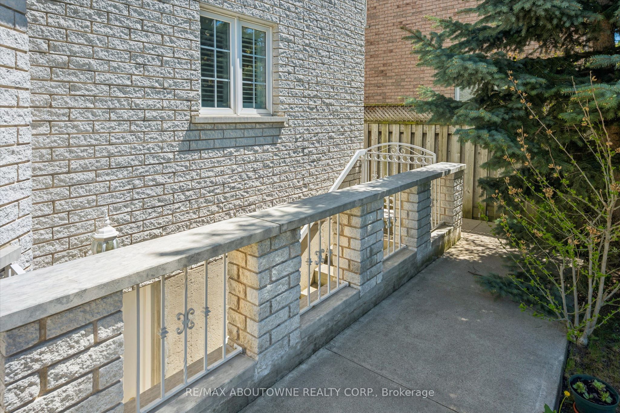 6 Fourseasons Drive, Hamilton ‣ X13832394 6 Fourseasons Drive, Hamilton ‣ X13832394