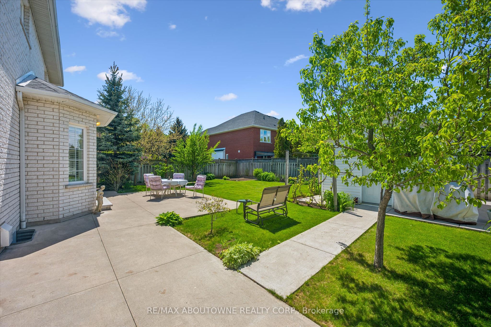 6 Fourseasons Drive, Hamilton ‣ X13832394 6 Fourseasons Drive, Hamilton ‣ X13832394