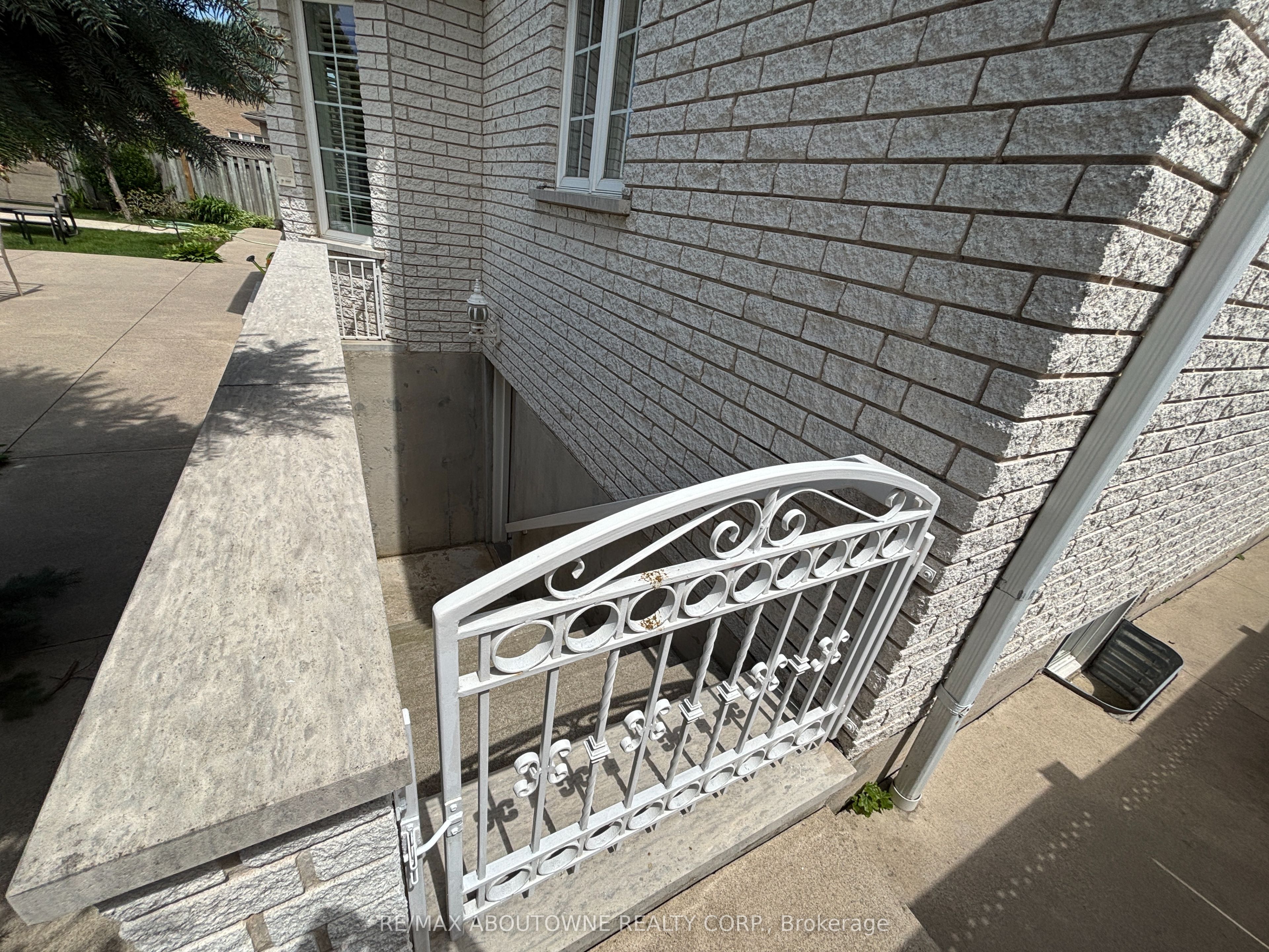 6 Fourseasons Drive, Hamilton ‣ X13832394 6 Fourseasons Drive, Hamilton ‣ X13832394