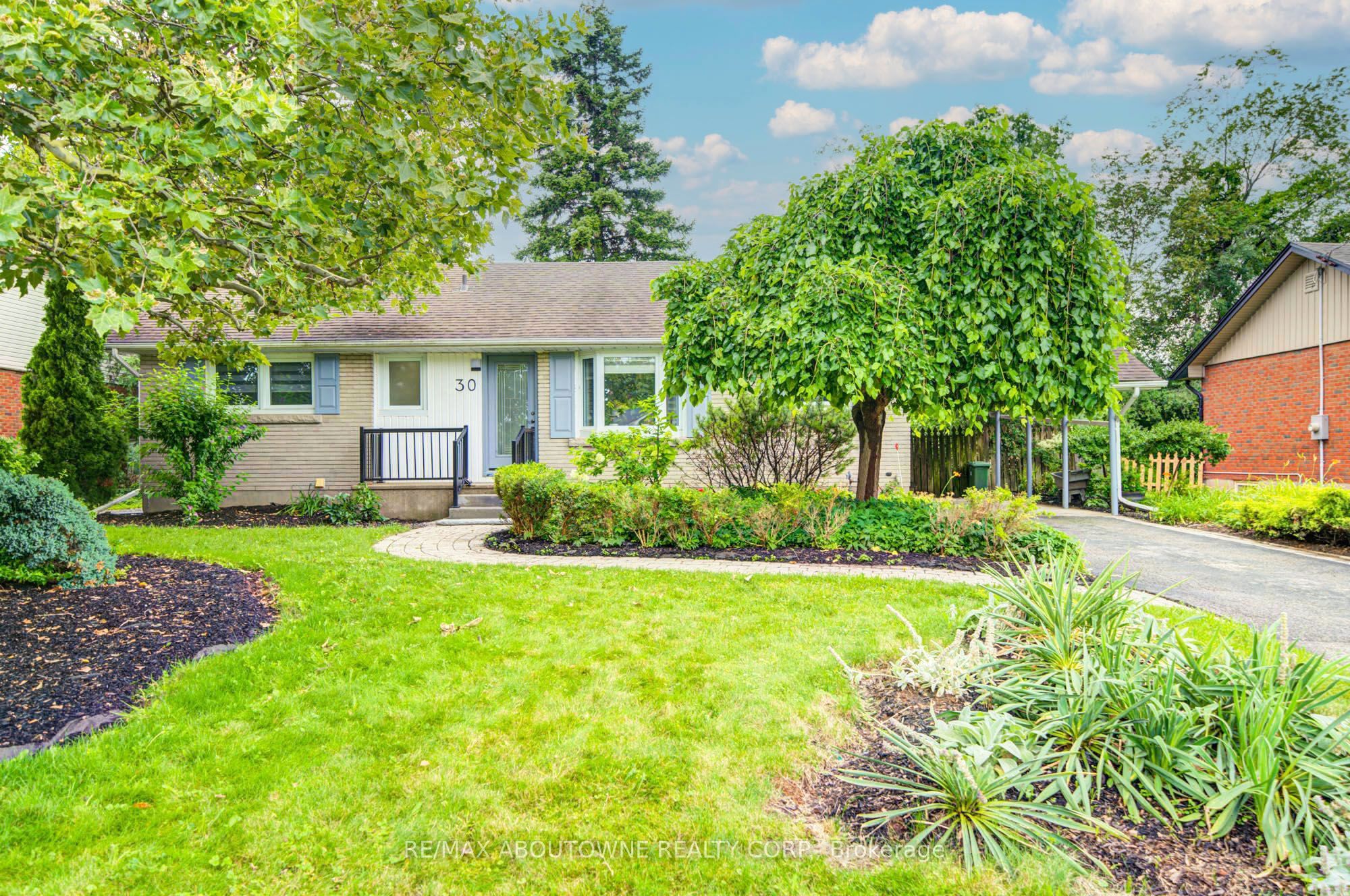 30 Dale Avenue, Hamilton ‣ X13859372 30 Dale Avenue, Hamilton ‣ X13859372