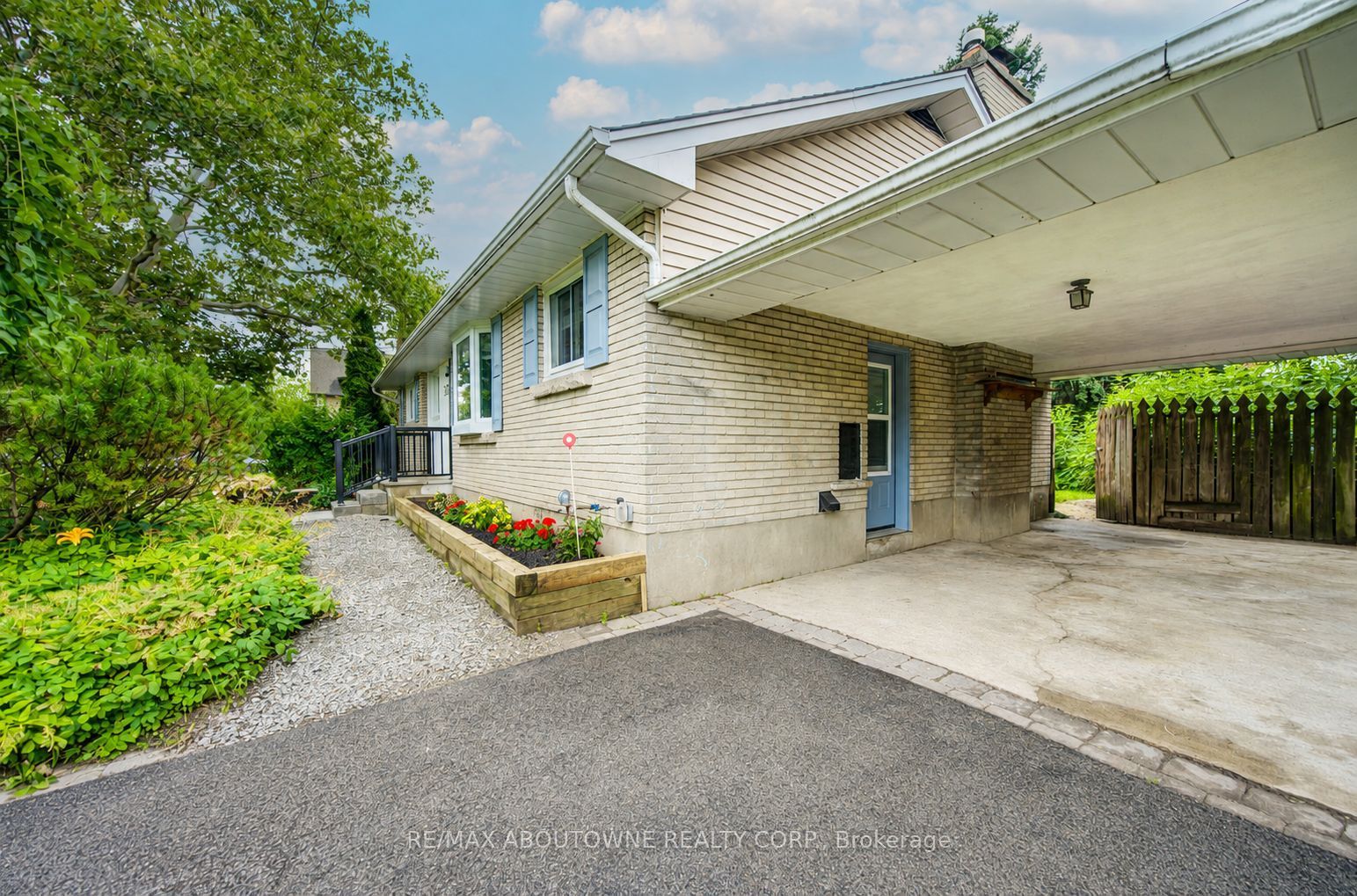 30 Dale Avenue, Hamilton ‣ X13859372 30 Dale Avenue, Hamilton ‣ X13859372