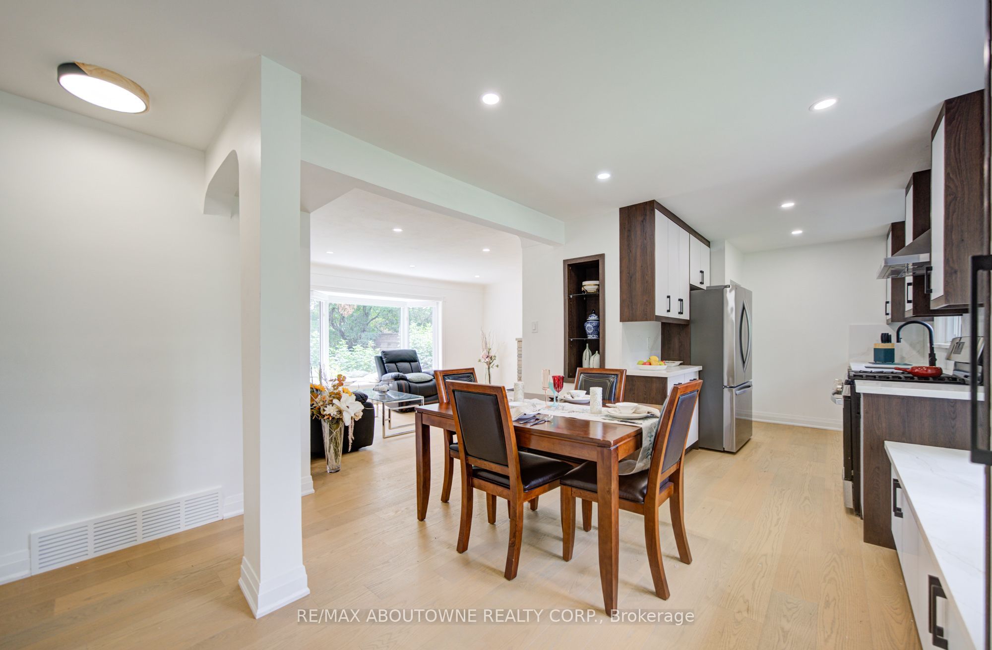 30 Dale Avenue, Hamilton ‣ X13859372 30 Dale Avenue, Hamilton ‣ X13859372