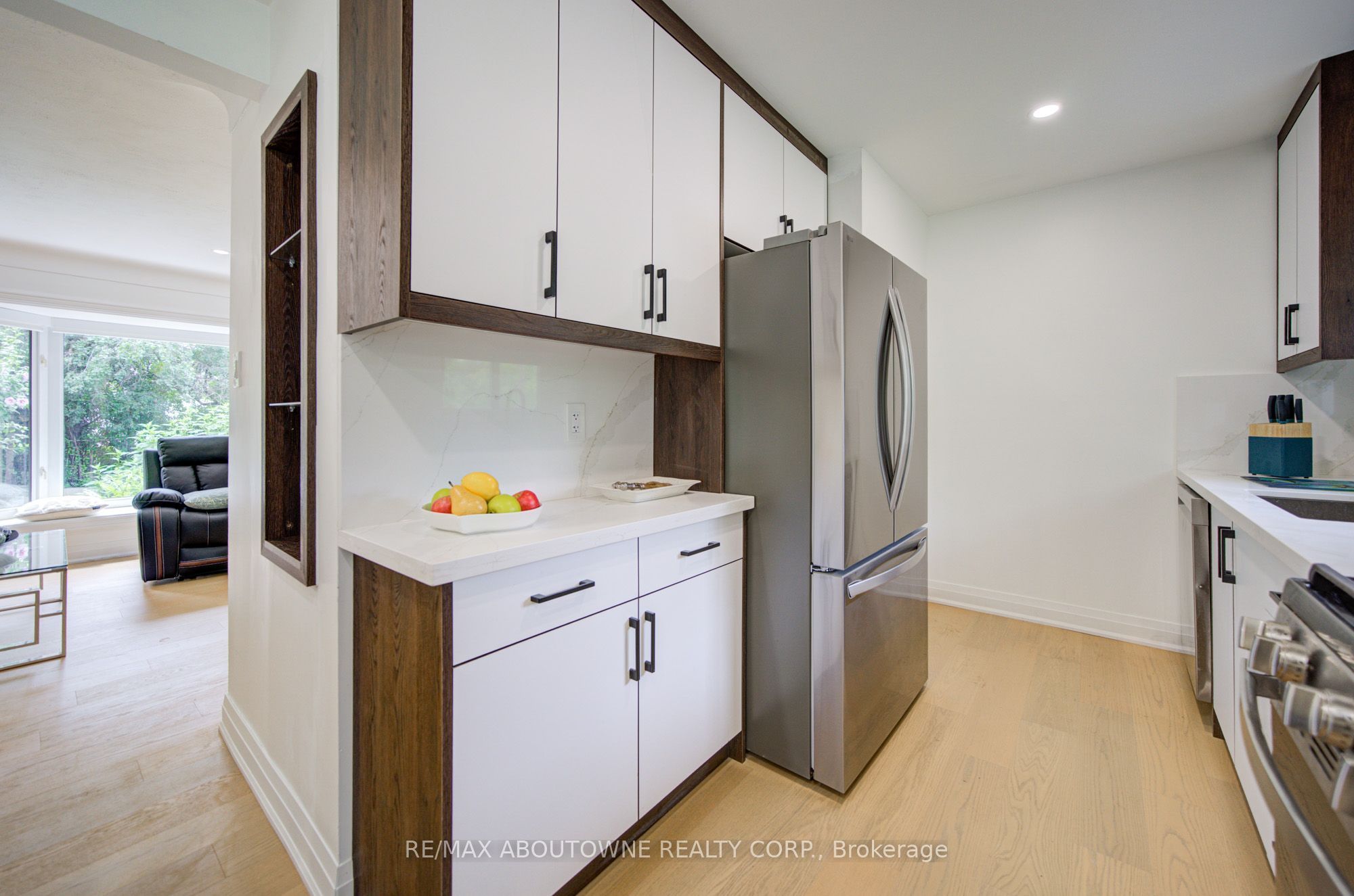 30 Dale Avenue, Hamilton ‣ X13859372 30 Dale Avenue, Hamilton ‣ X13859372