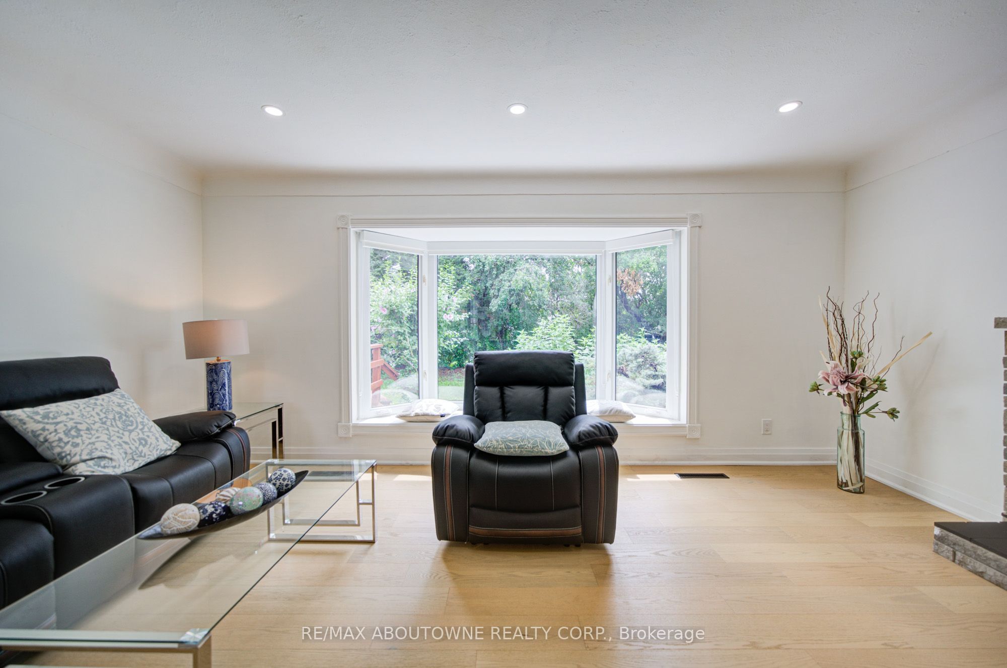30 Dale Avenue, Hamilton ‣ X13859372 30 Dale Avenue, Hamilton ‣ X13859372