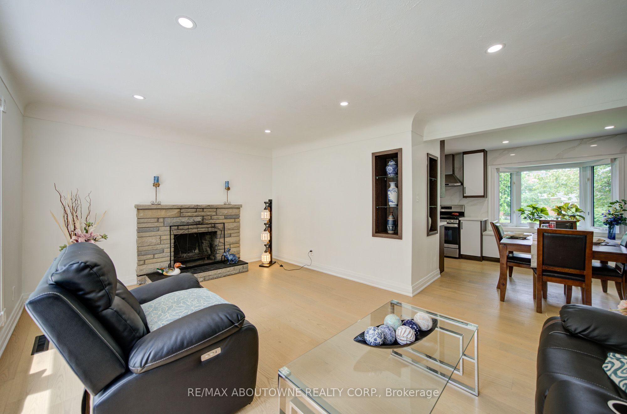 30 Dale Avenue, Hamilton ‣ X13859372 30 Dale Avenue, Hamilton ‣ X13859372
