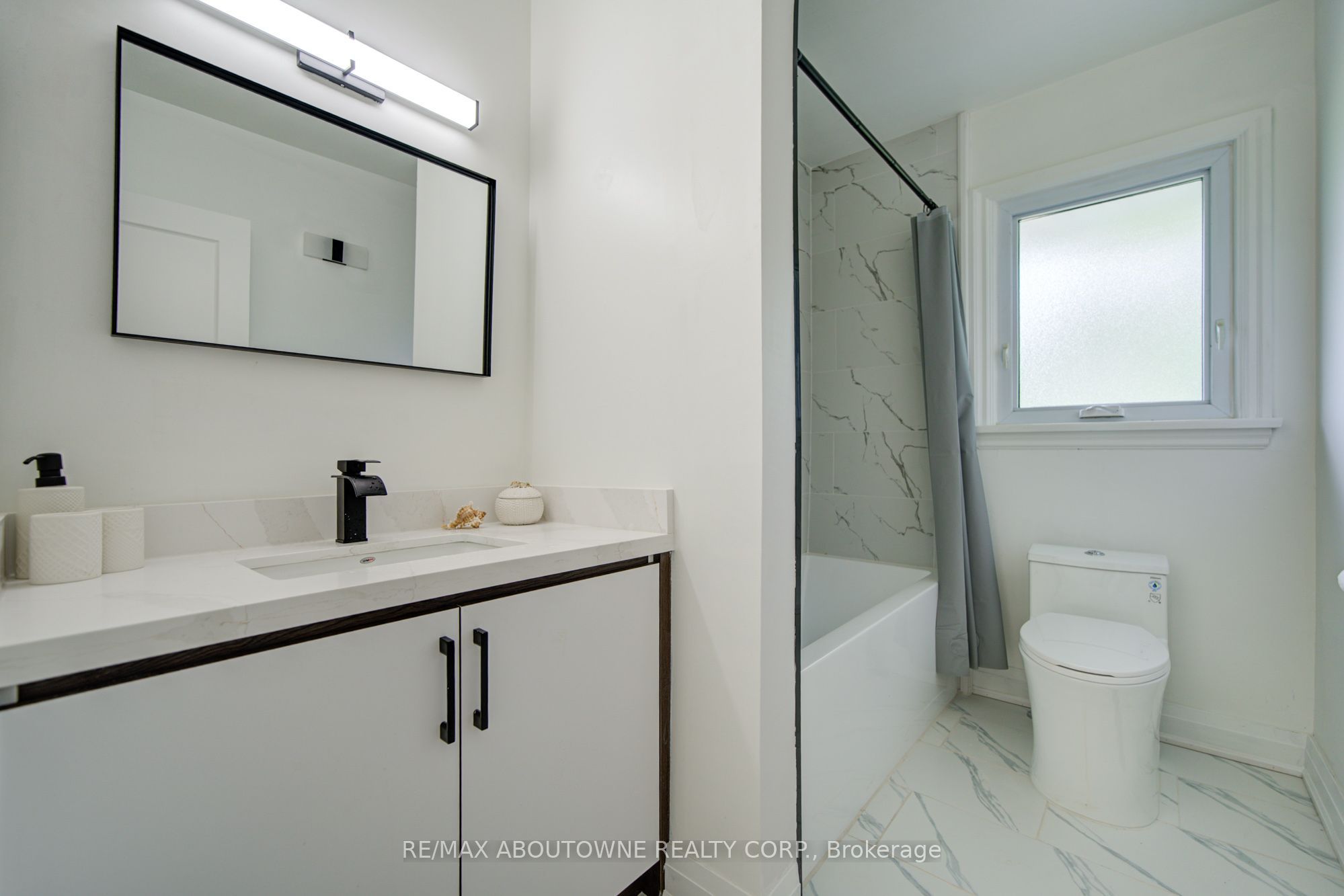 30 Dale Avenue, Hamilton ‣ X13859372 30 Dale Avenue, Hamilton ‣ X13859372