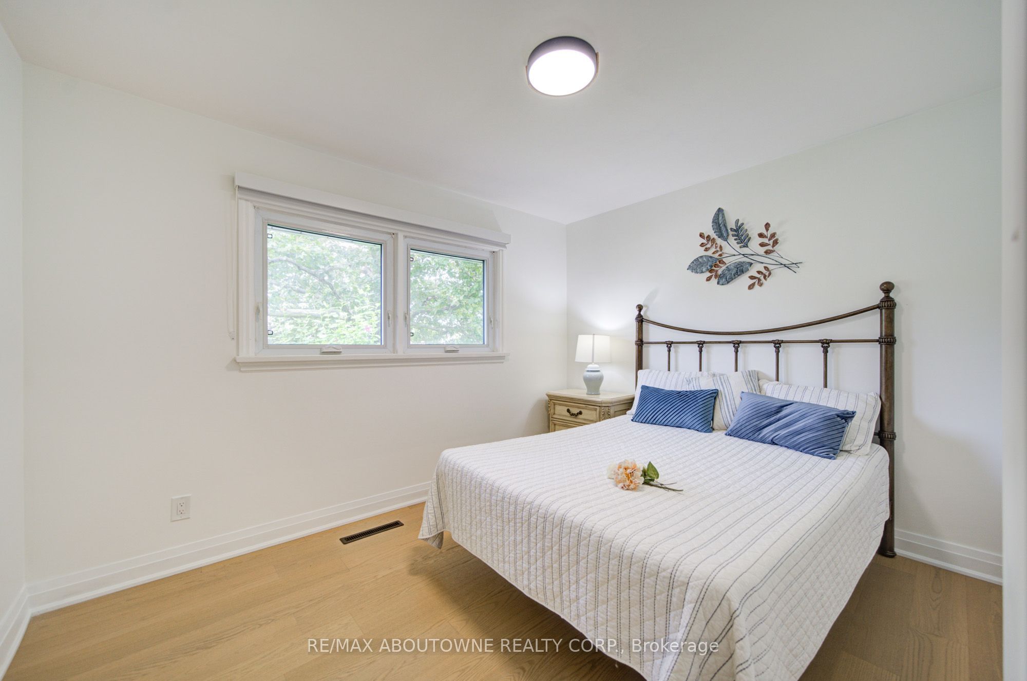30 Dale Avenue, Hamilton ‣ X13859372 30 Dale Avenue, Hamilton ‣ X13859372