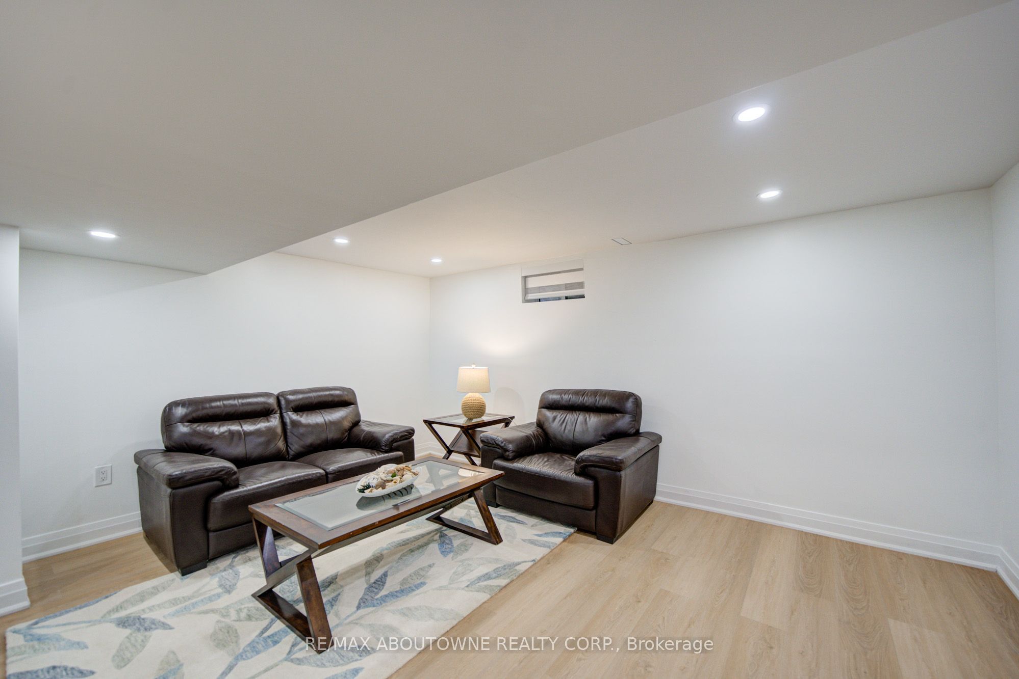 30 Dale Avenue, Hamilton ‣ X13859372 30 Dale Avenue, Hamilton ‣ X13859372
