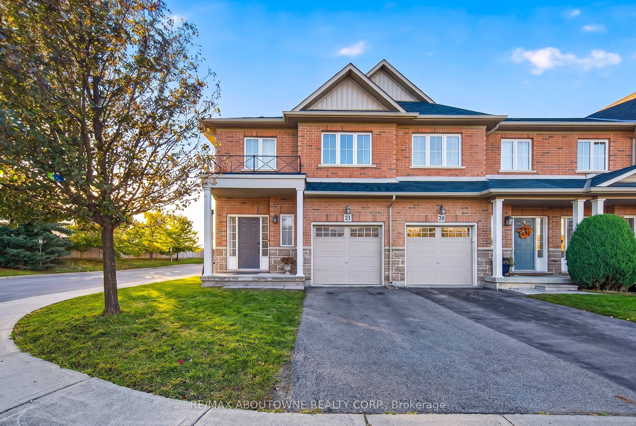 170 Palacebeach Trail, Hamilton