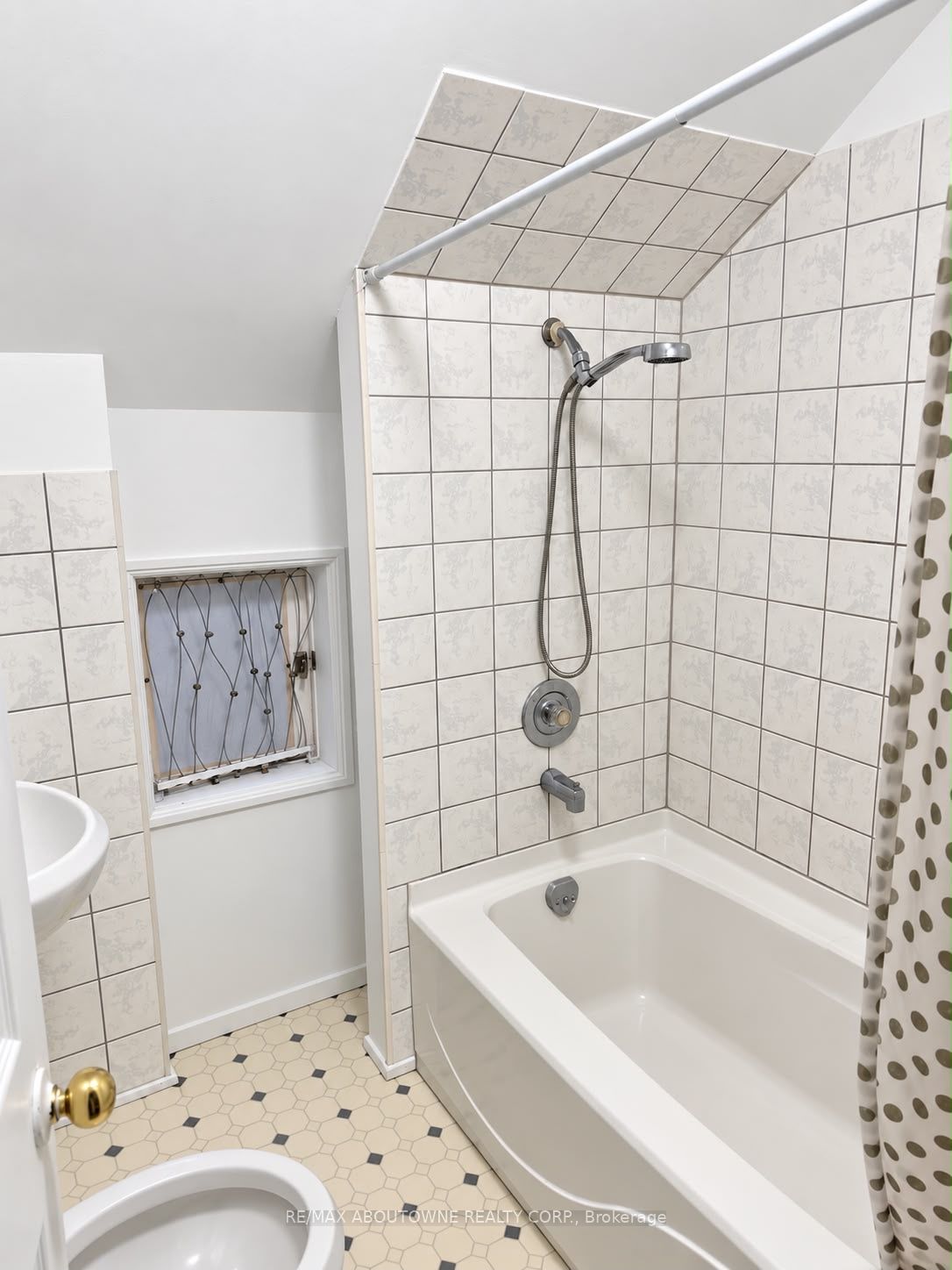 70 Wellington Street, Hamilton ‣ X14030516 70 Wellington Street, Hamilton ‣ X14030516