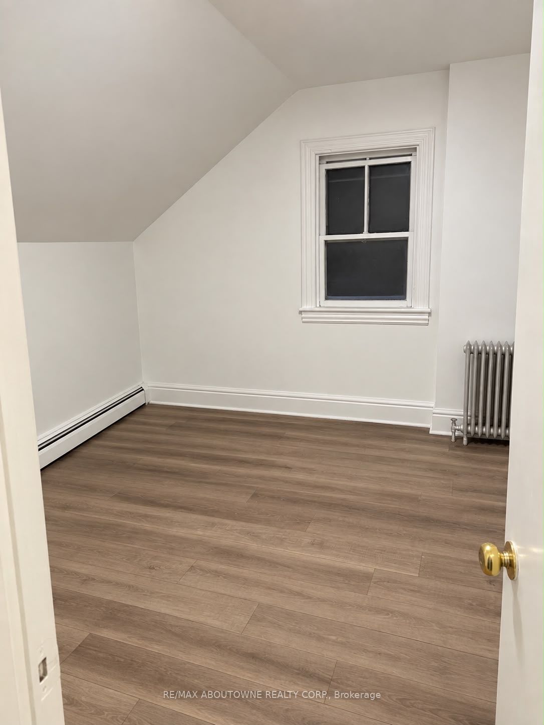 70 Wellington Street, Hamilton ‣ X14030516 70 Wellington Street, Hamilton ‣ X14030516