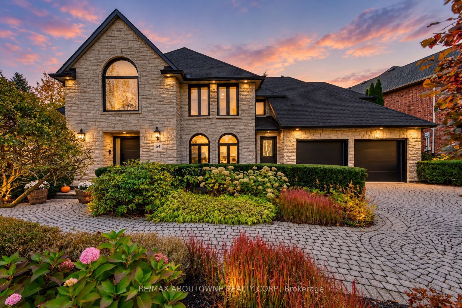 54 Deerview Avenue, Hamilton
