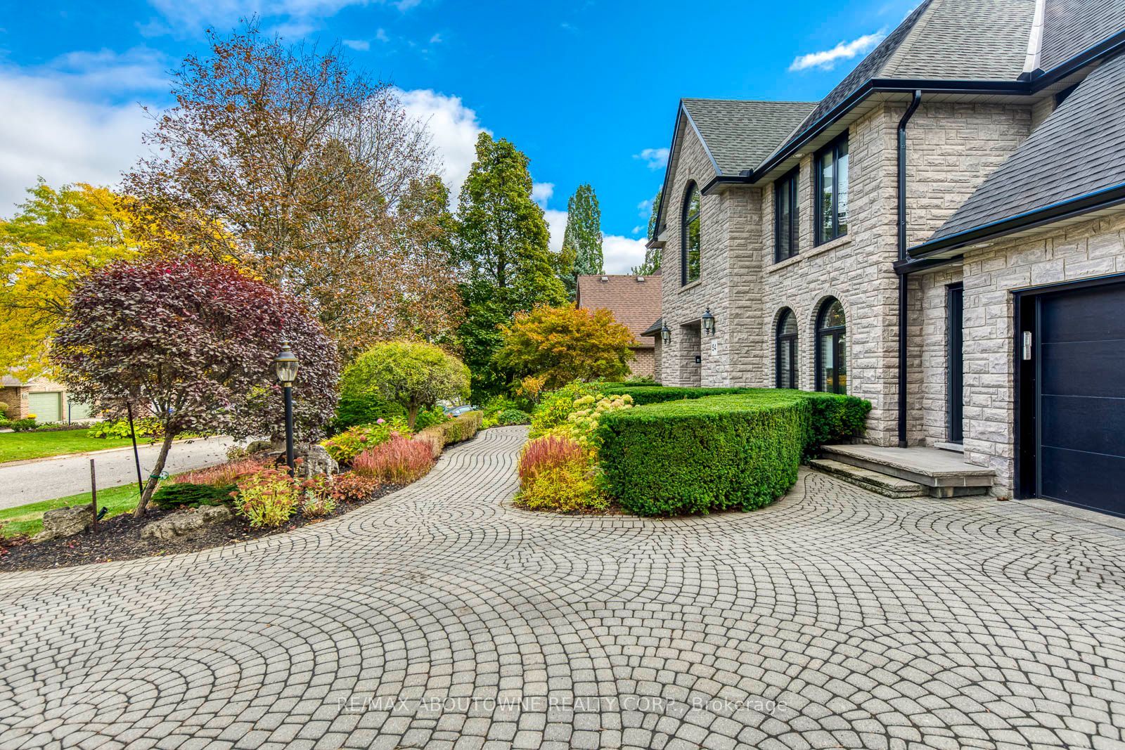 54 Deerview Avenue, Hamilton ‣ X14082306 54 Deerview Avenue, Hamilton ‣ X14082306