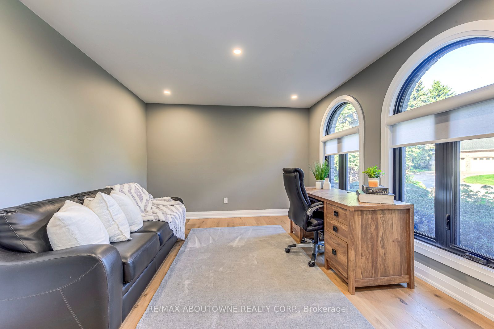 54 Deerview Avenue, Hamilton ‣ X14082306 54 Deerview Avenue, Hamilton ‣ X14082306