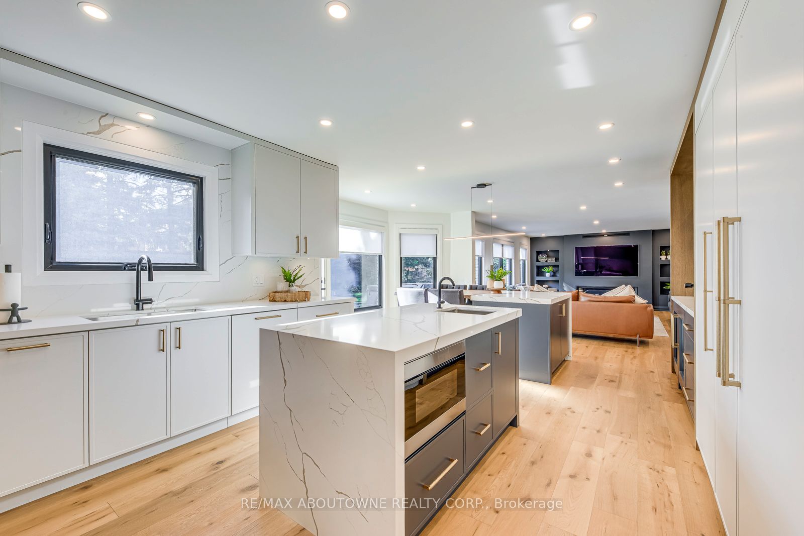 54 Deerview Avenue, Hamilton ‣ X14082306 54 Deerview Avenue, Hamilton ‣ X14082306