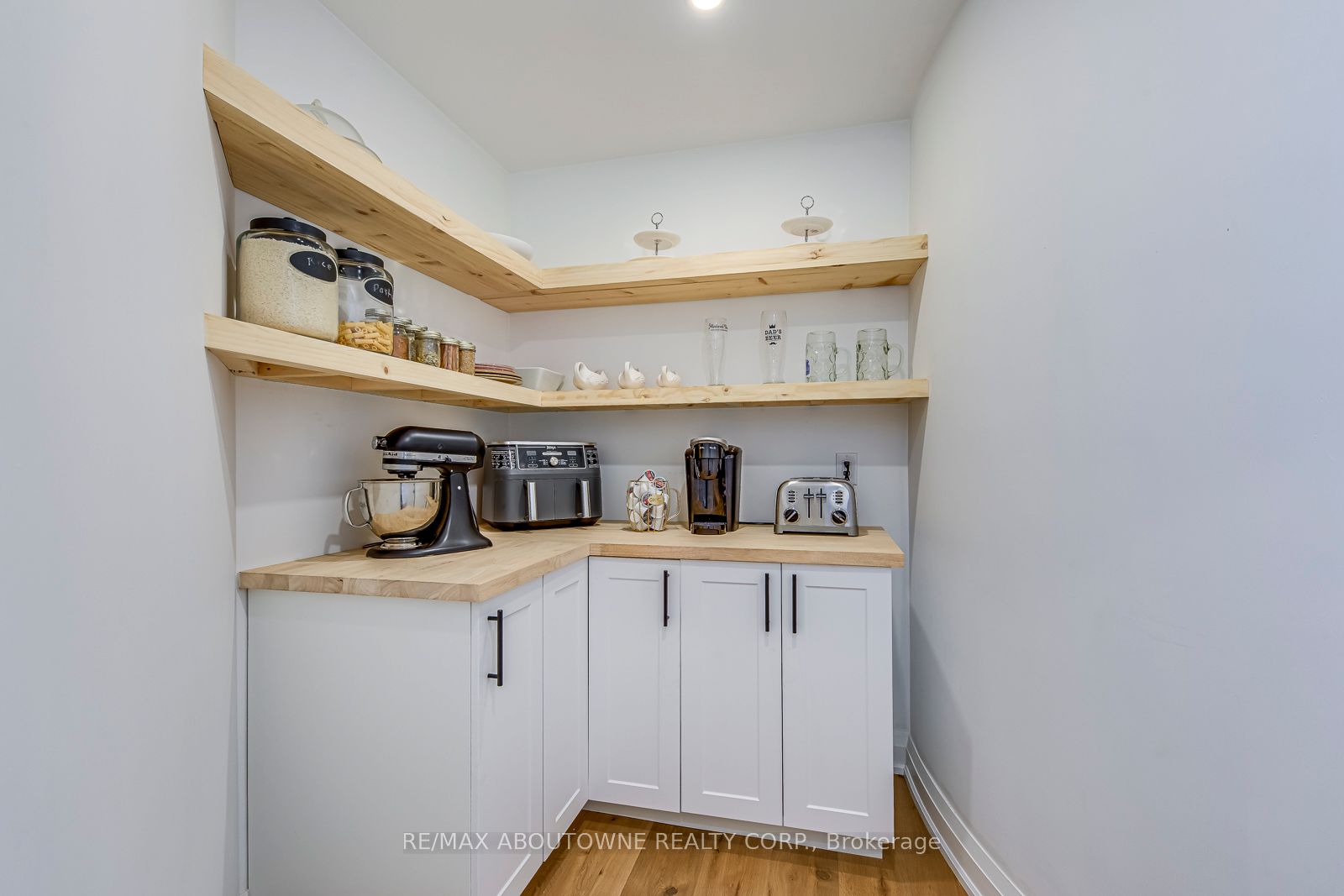 54 Deerview Avenue, Hamilton ‣ X14082306 54 Deerview Avenue, Hamilton ‣ X14082306