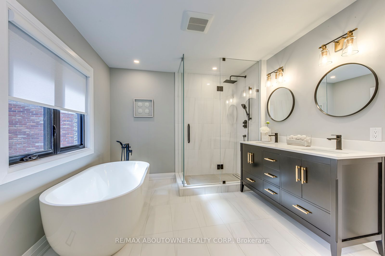54 Deerview Avenue, Hamilton ‣ X14082306 54 Deerview Avenue, Hamilton ‣ X14082306