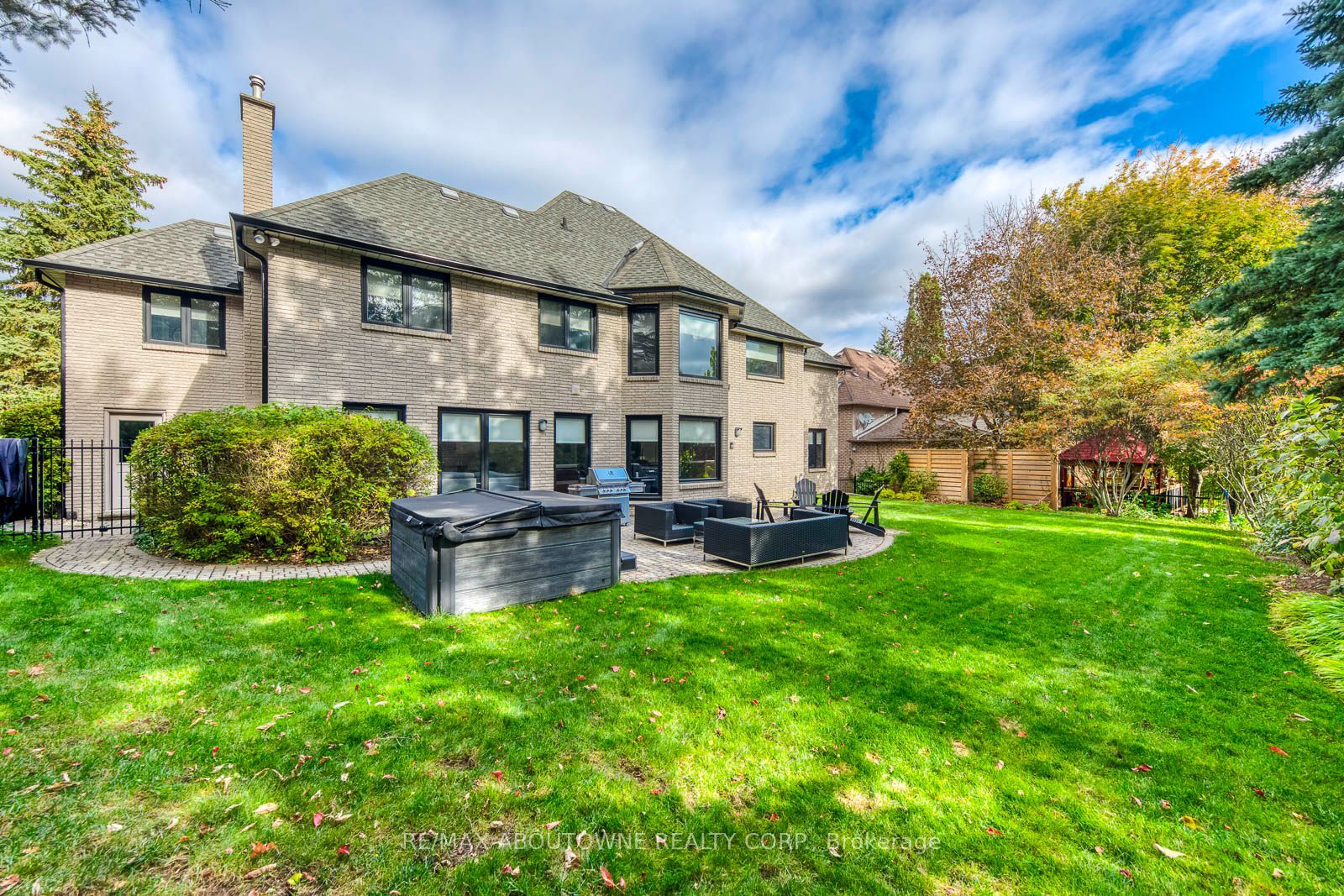 54 Deerview Avenue, Hamilton ‣ X14082306 54 Deerview Avenue, Hamilton ‣ X14082306