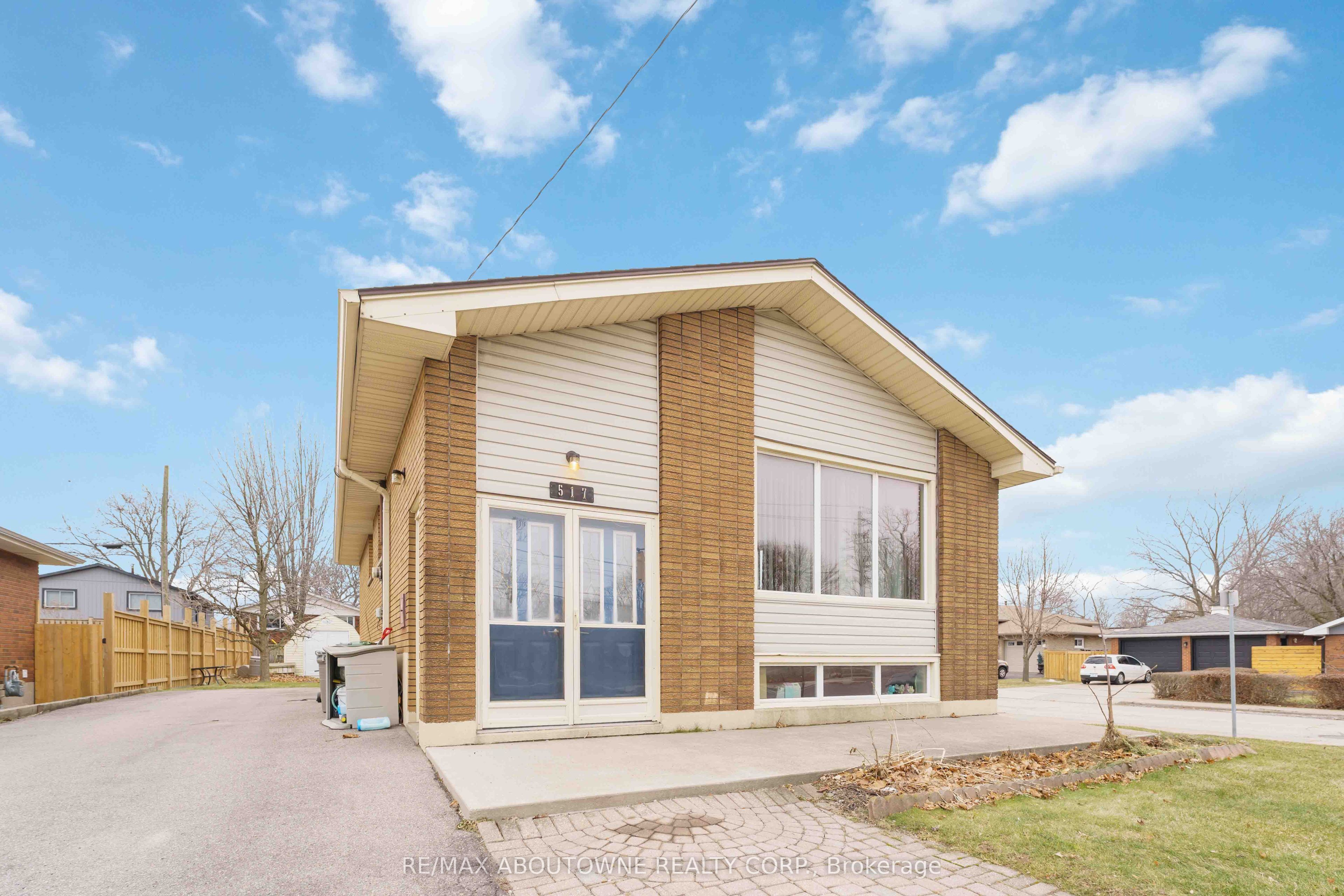 517 Mohawk Road, Hamilton ‣ X14124106 517 Mohawk Road, Hamilton ‣ X14124106