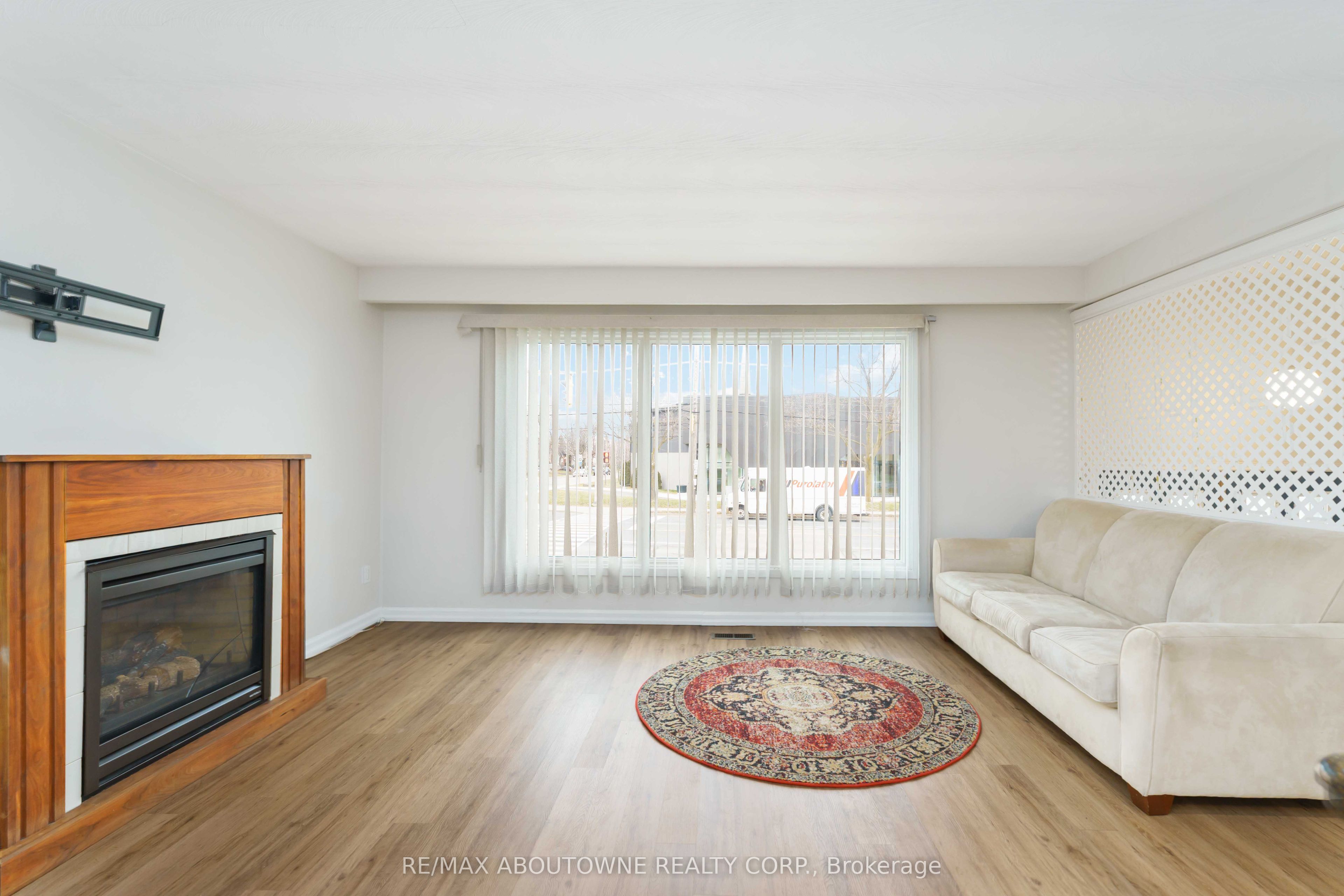 517 Mohawk Road, Hamilton ‣ X14124106 517 Mohawk Road, Hamilton ‣ X14124106