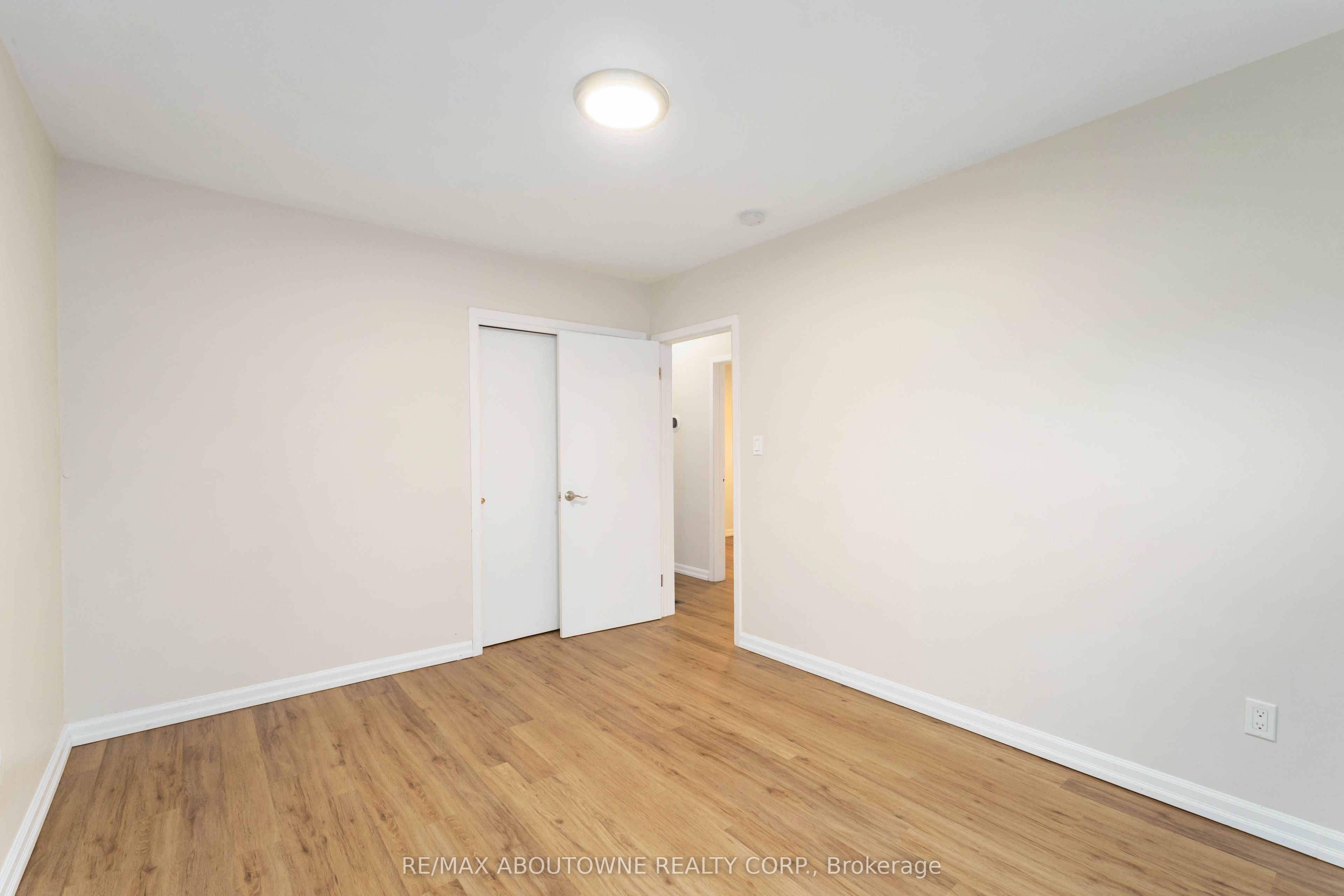517 Mohawk Road, Hamilton ‣ X14124106 517 Mohawk Road, Hamilton ‣ X14124106
