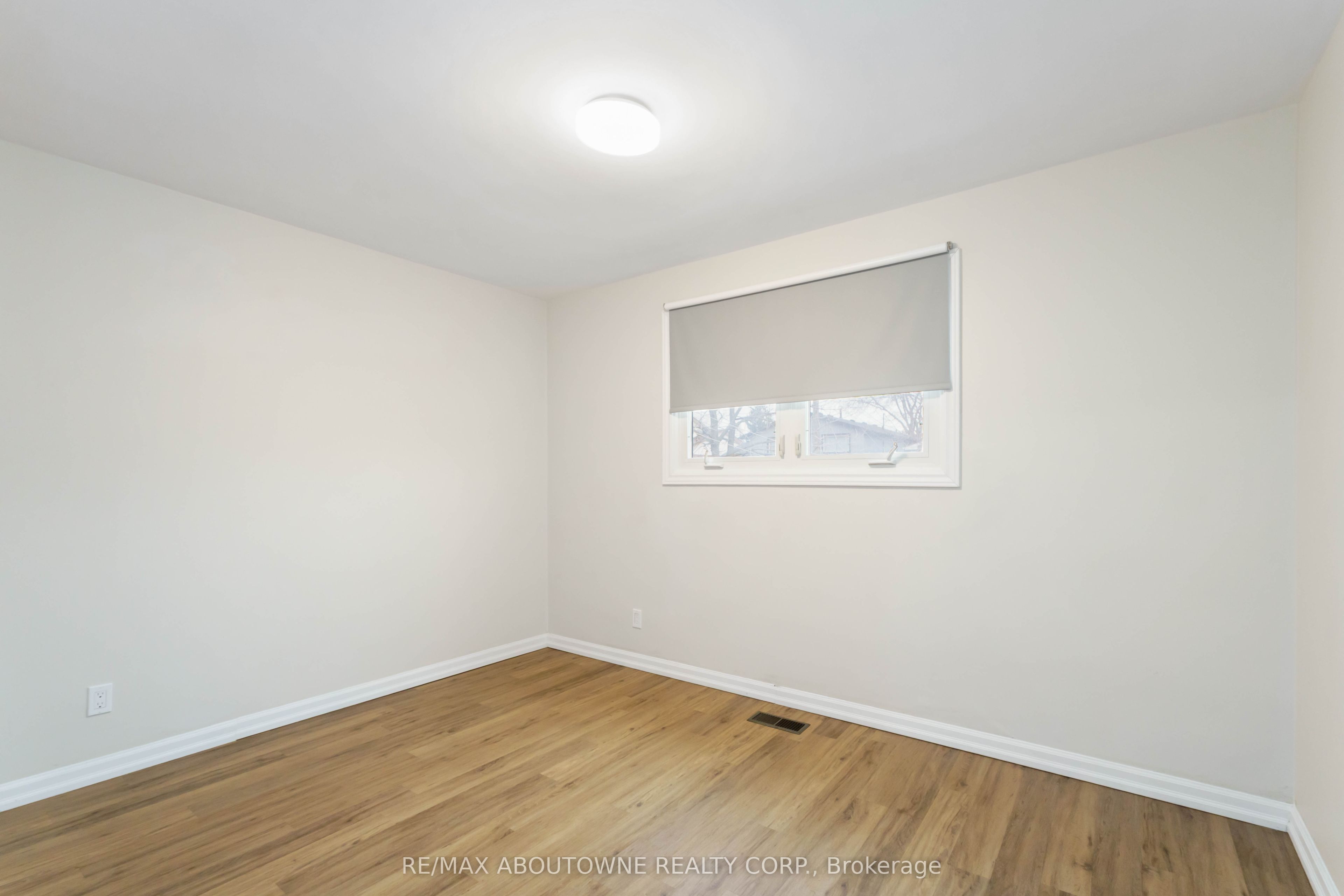 517 Mohawk Road, Hamilton ‣ X14124106 517 Mohawk Road, Hamilton ‣ X14124106