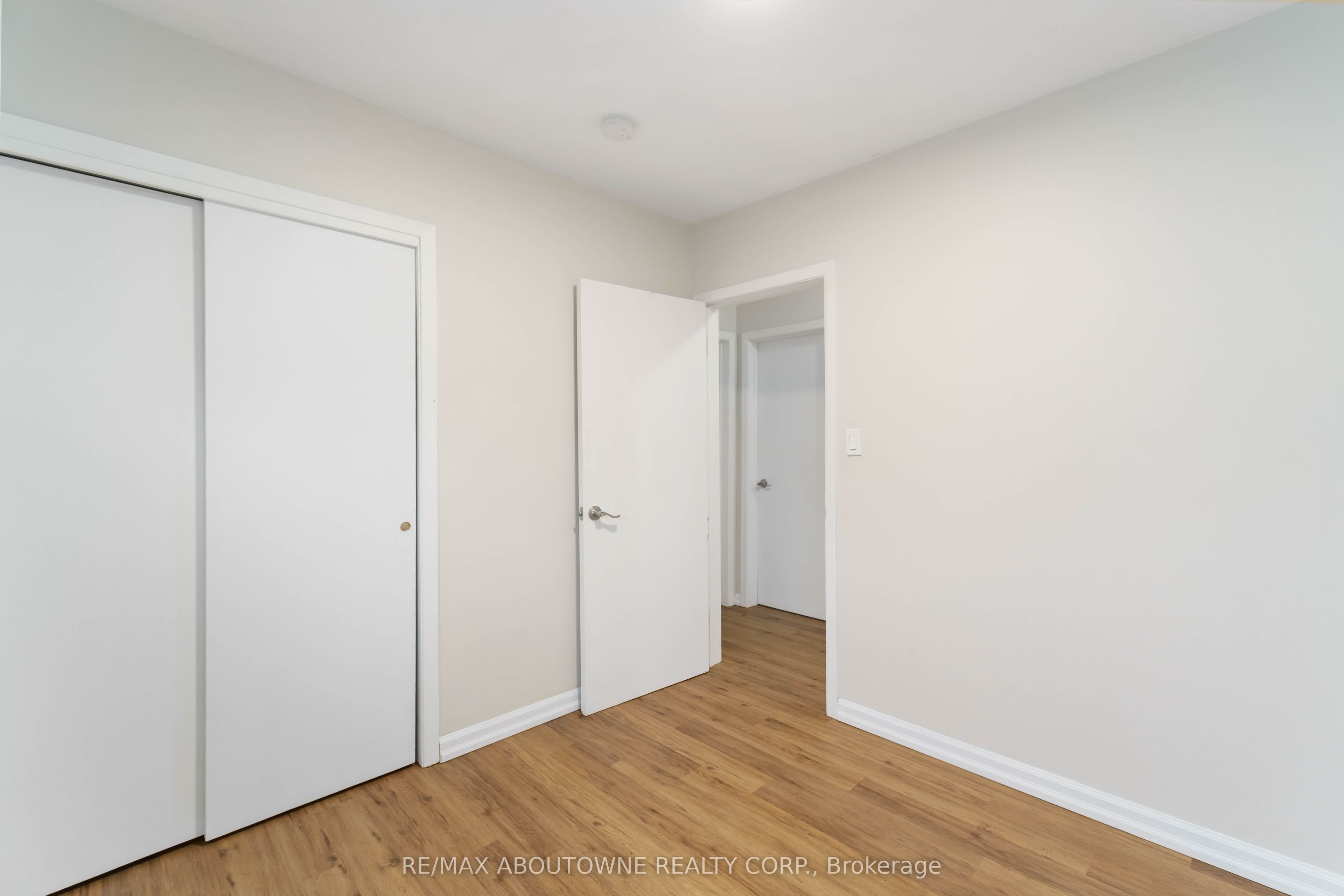 517 Mohawk Road, Hamilton ‣ X14124106 517 Mohawk Road, Hamilton ‣ X14124106