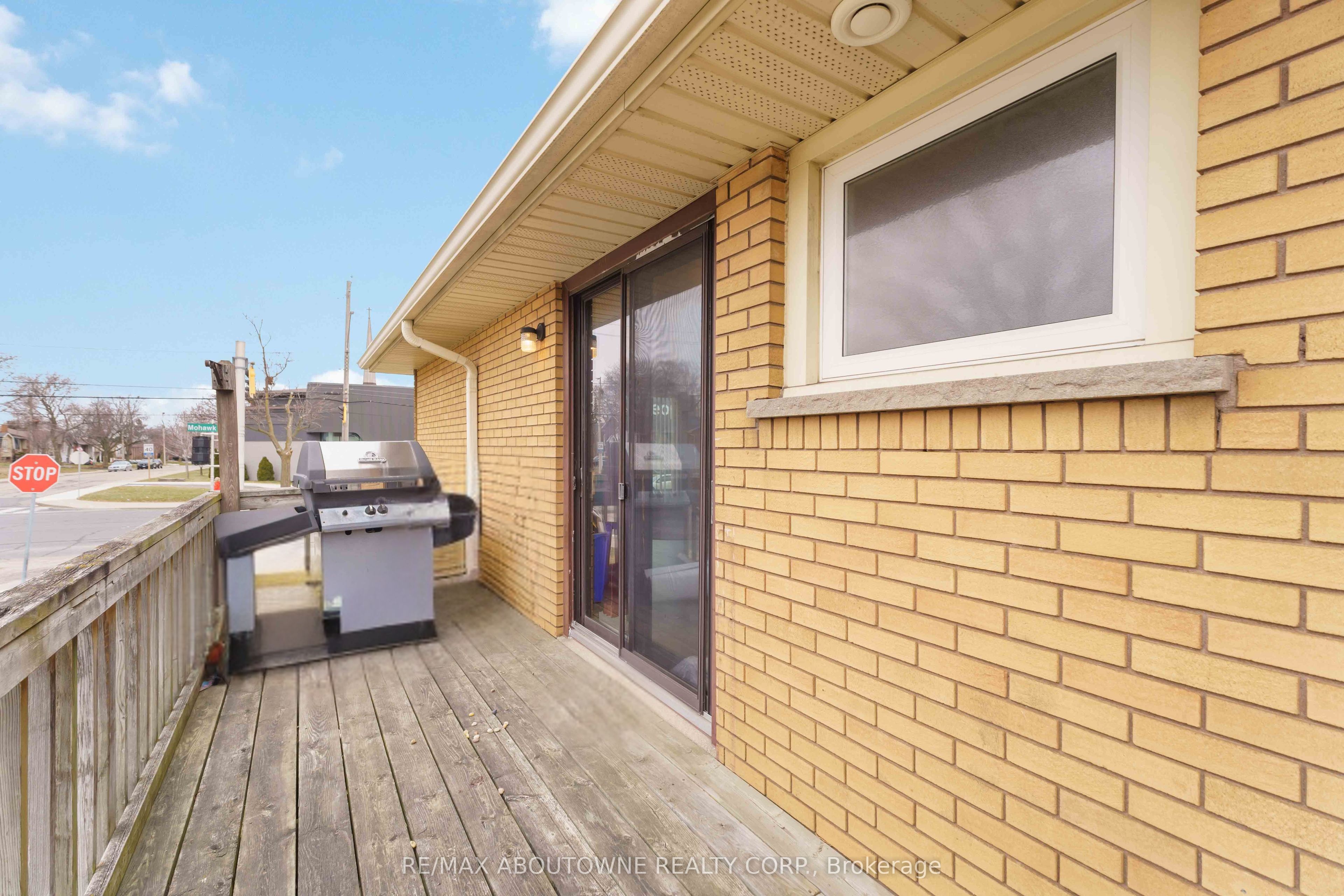 517 Mohawk Road, Hamilton ‣ X14124106 517 Mohawk Road, Hamilton ‣ X14124106