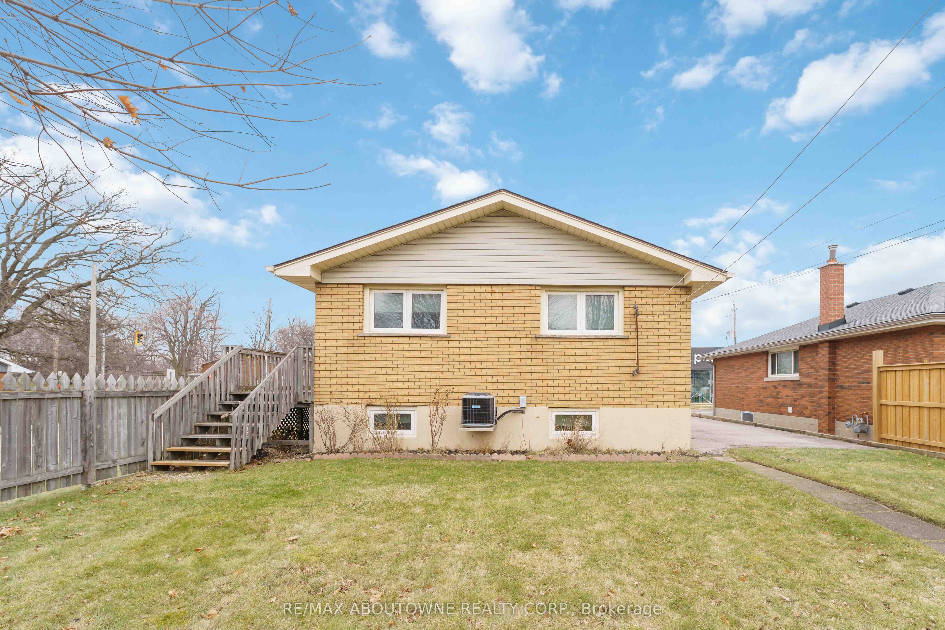 517 Mohawk Road, Hamilton ‣ X14124106 517 Mohawk Road, Hamilton ‣ X14124106
