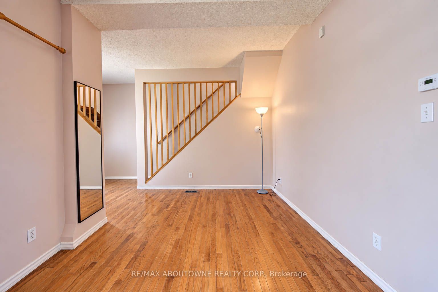 81 Glendale Avenue, Hamilton ‣ X14124464 81 Glendale Avenue, Hamilton ‣ X14124464
