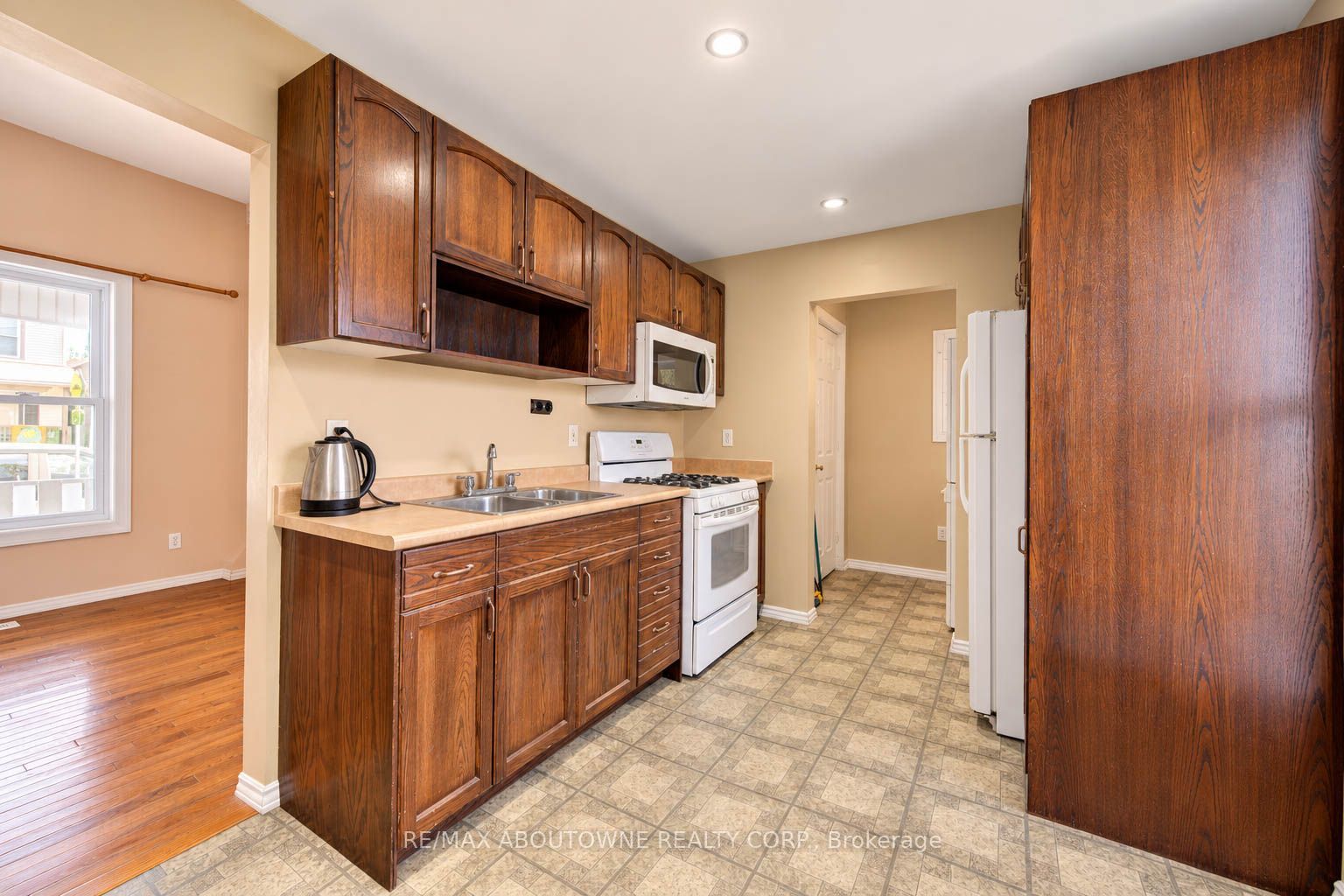 81 Glendale Avenue, Hamilton ‣ X14124464 81 Glendale Avenue, Hamilton ‣ X14124464