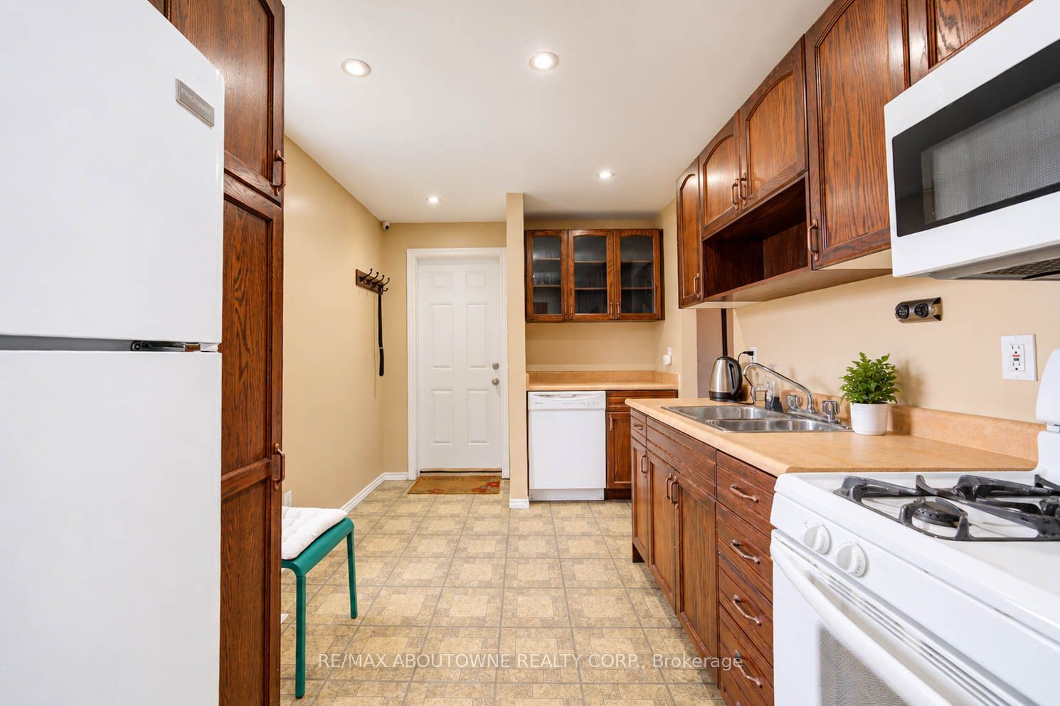 81 Glendale Avenue, Hamilton ‣ X14124464 81 Glendale Avenue, Hamilton ‣ X14124464