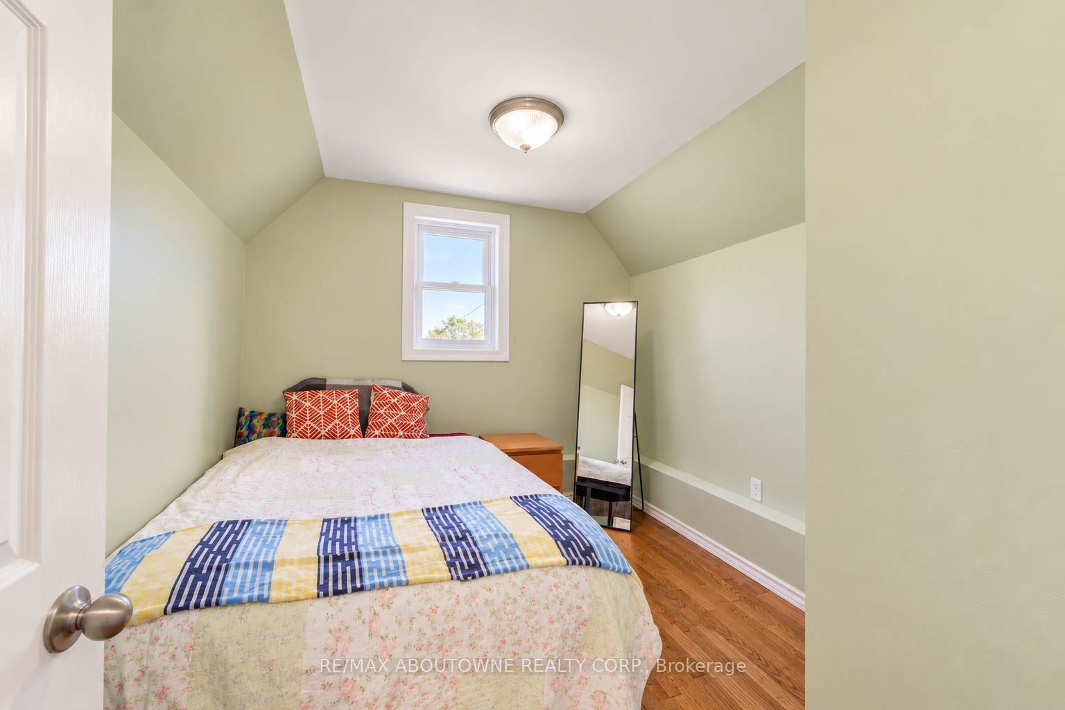 81 Glendale Avenue, Hamilton ‣ X14124464 81 Glendale Avenue, Hamilton ‣ X14124464